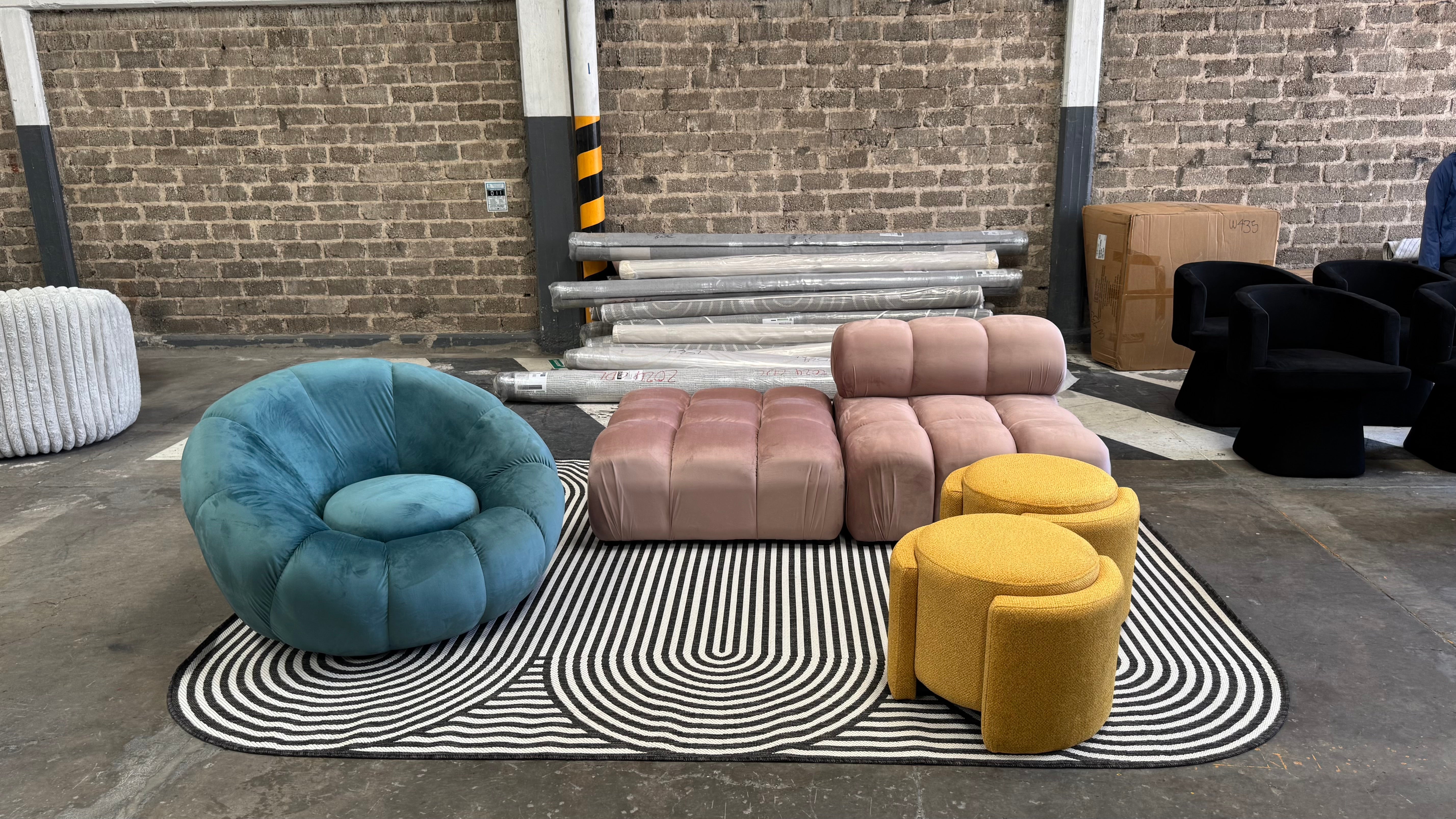 Black & Ivory Geometric Indoor/Outdoor Rug with Organic Live Edge.
