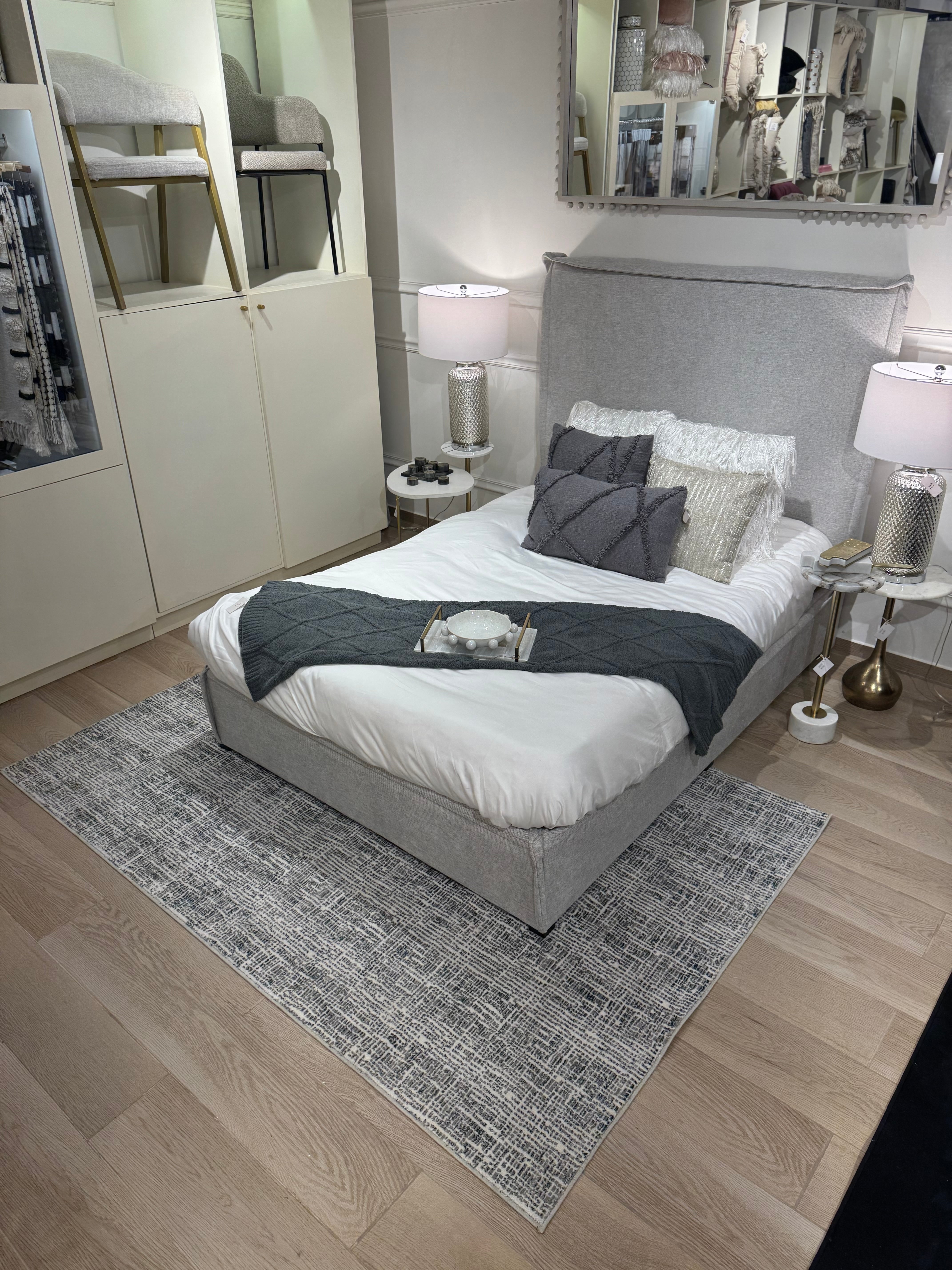 Fresh Cream Rug with Green and Silver Geometric Accents - Z240A