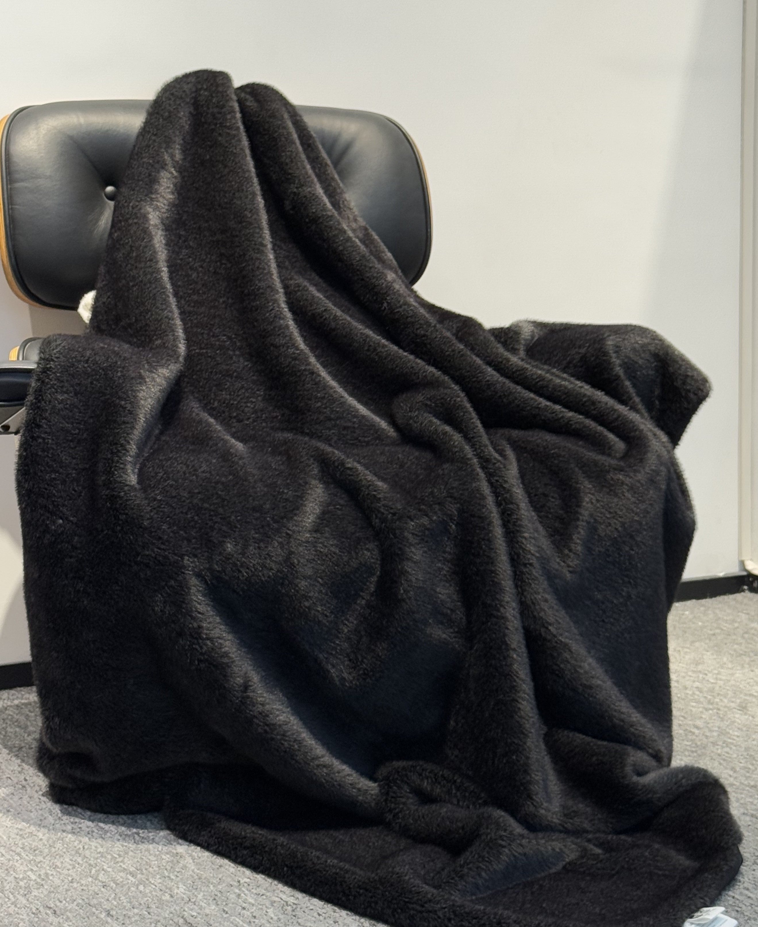 Luxury Soft Warm Faux Mink Throw Blanket - MINKO 11 Black