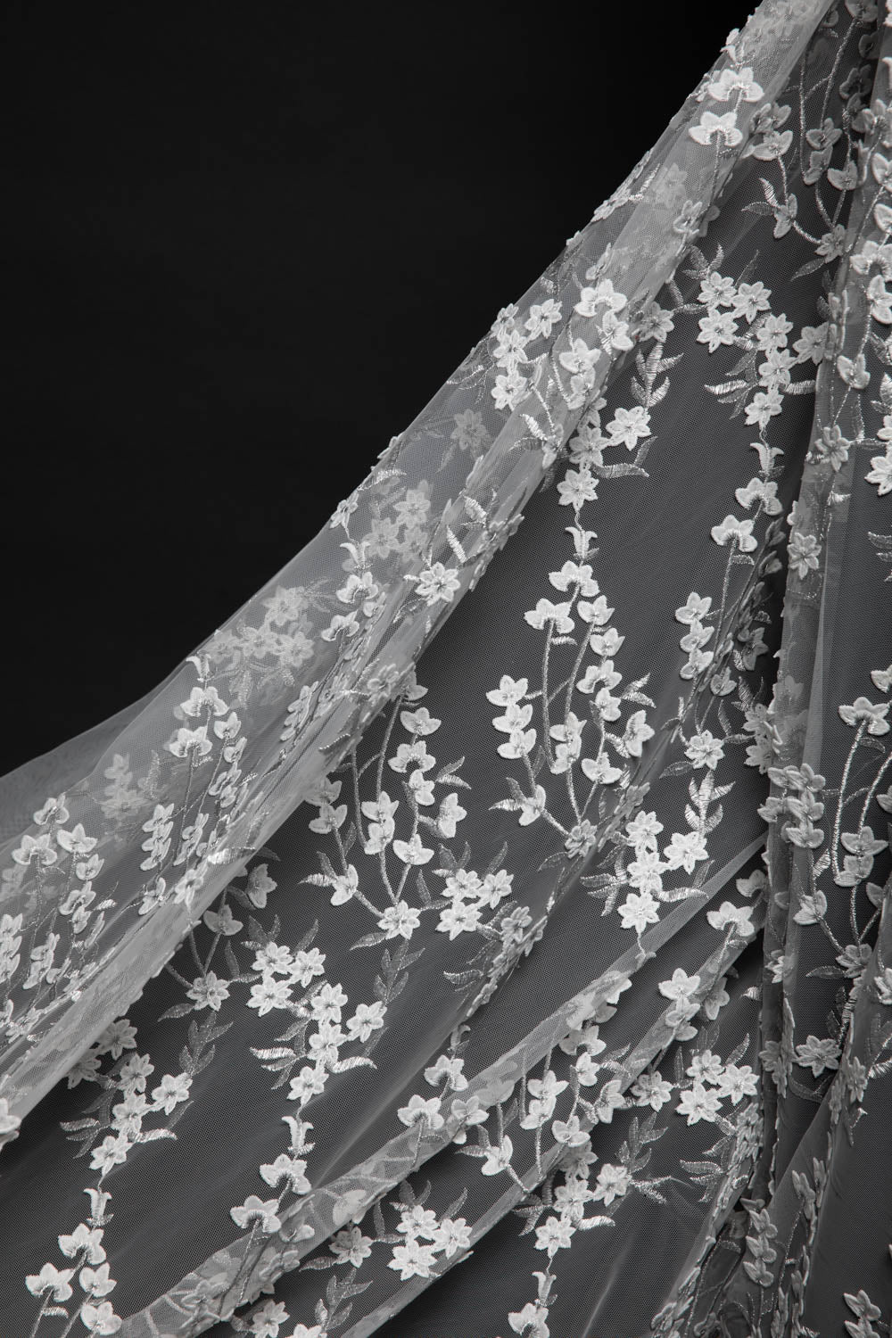 TULLE WITH EMB APPLIQUE 52/54" WHITE/SILVER FABRIC - Exquisite Fabrics