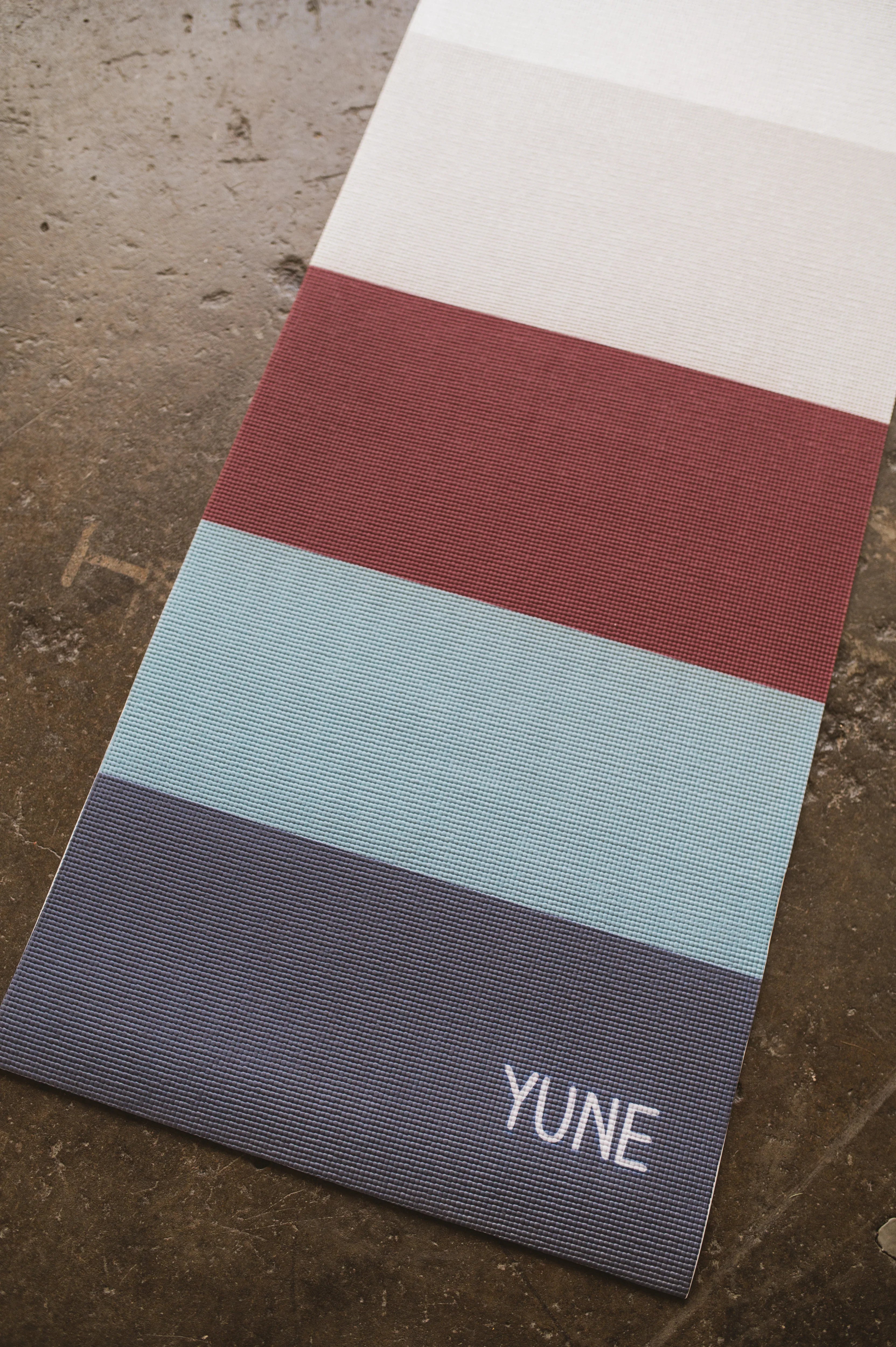 Tofino Yoga Mat – Non-Slip Grip, Cushioned Support & Coastal-Inspired Design