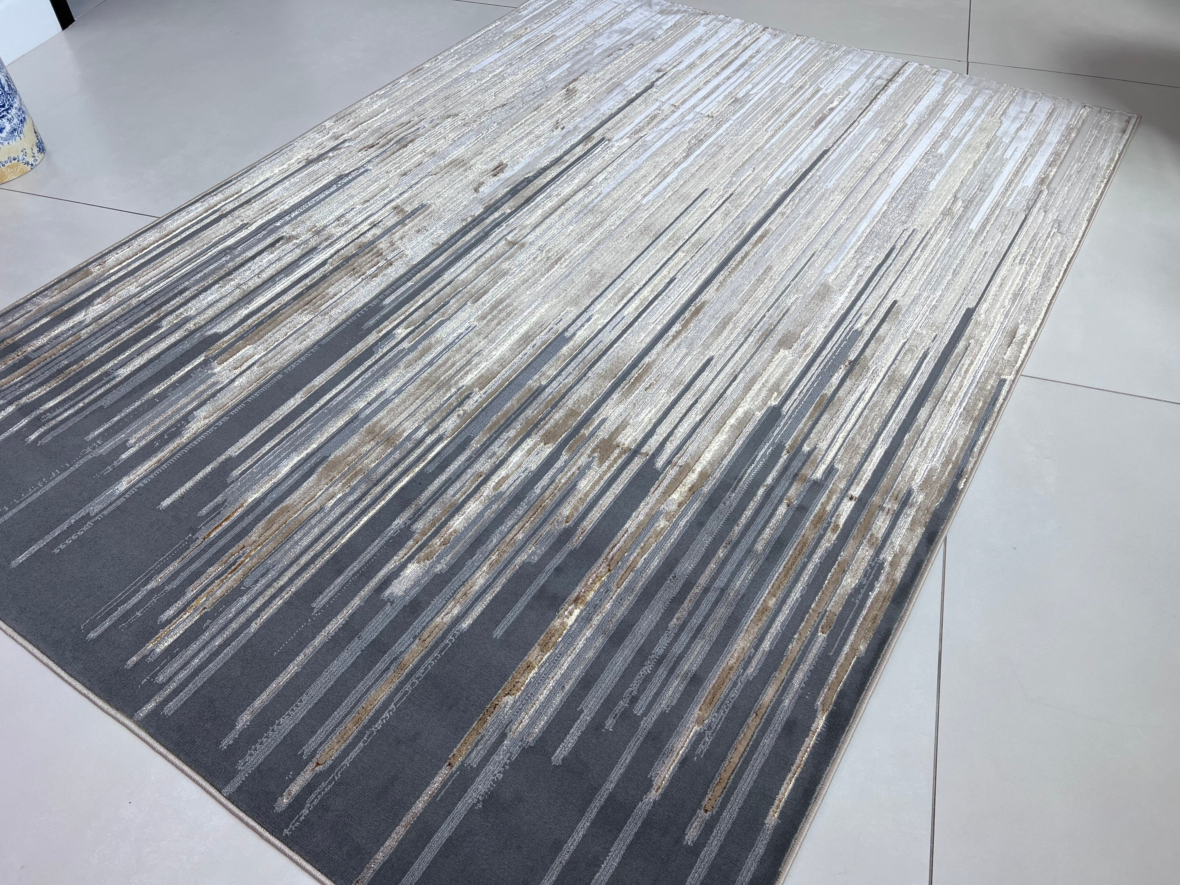 Polyester Silver with Gold Viscose Blend Geometric Design Rug/Carpet - Style# Maximus 241 - Color-Changing Flat Weave Rug