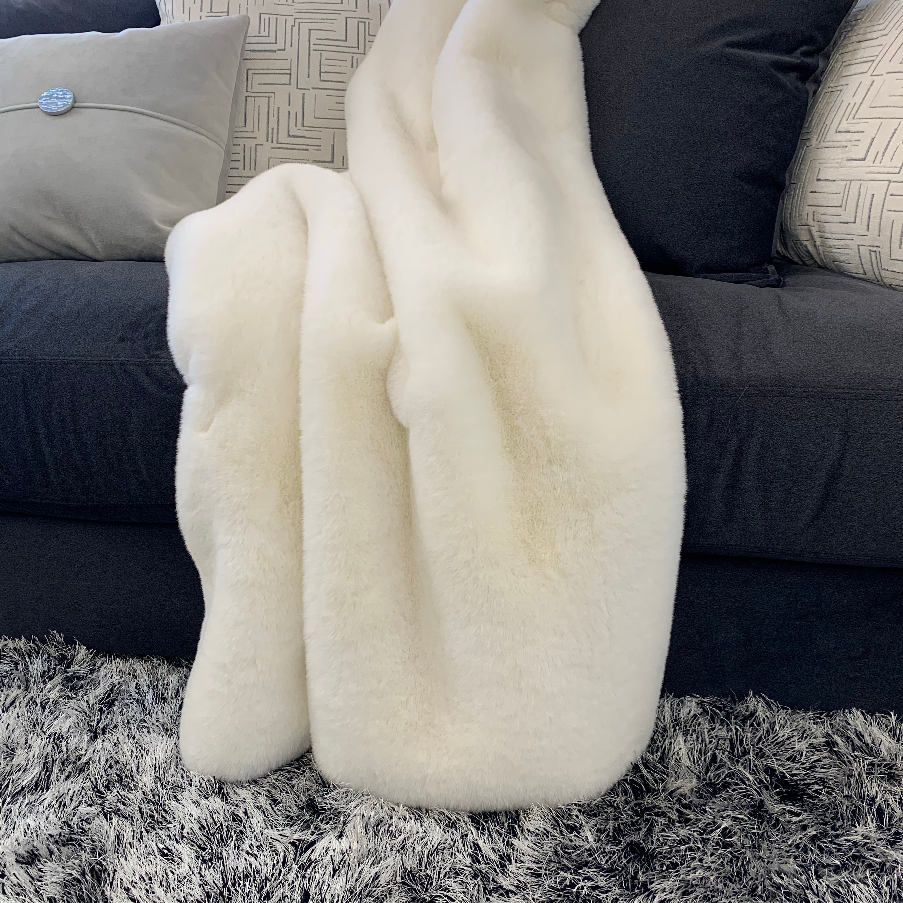 Soft Cozy Faux Fur Blanket/ Coverlet/ Bedspread/ Throw/ Bedcover/ Quilt