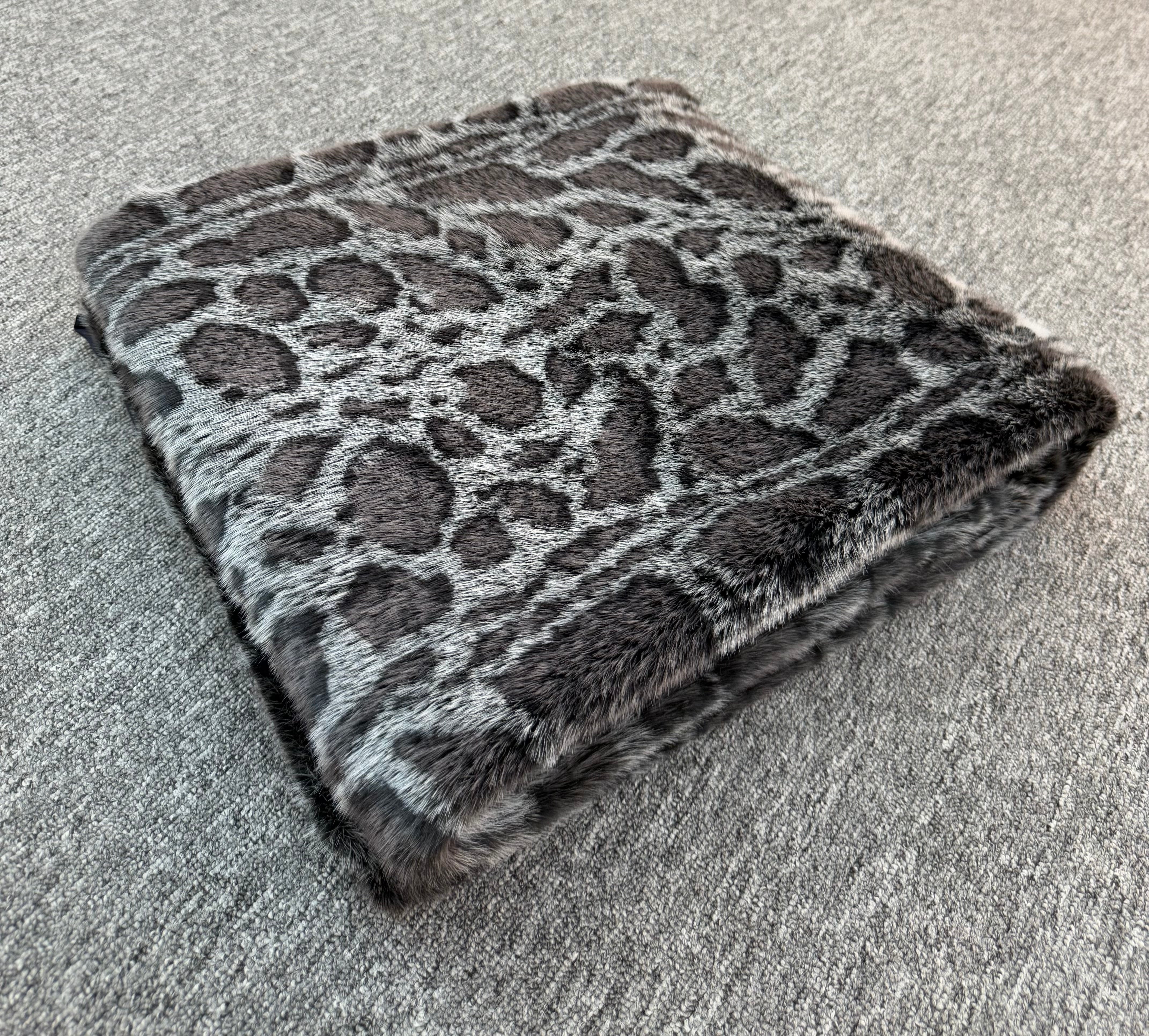 Luxury Soft Warm Faux Mink Throw Blanket - MINKO 12 Black Leopard