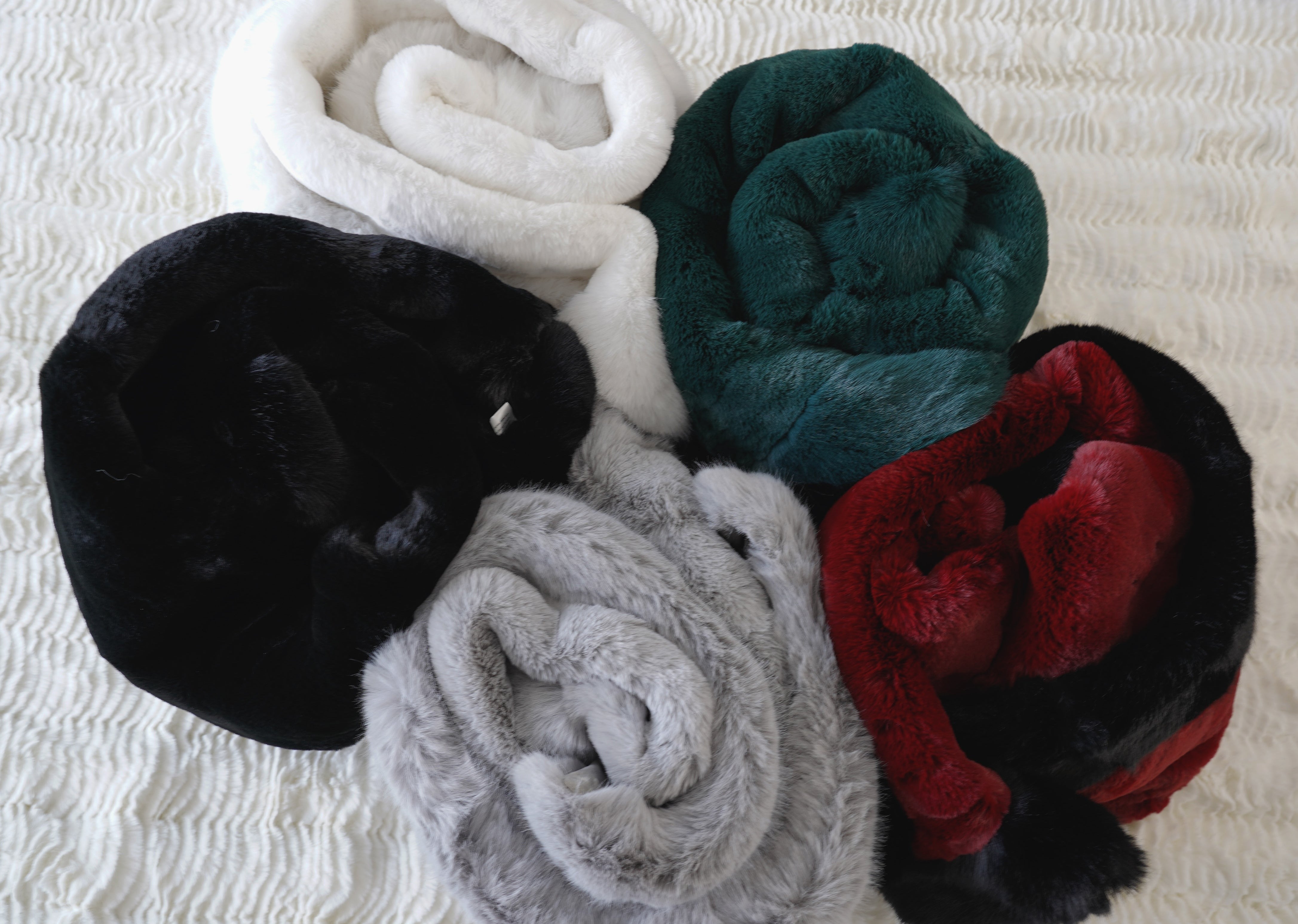 Luxurious Chinchilla Rabbit Faux Fur Throw Blanket