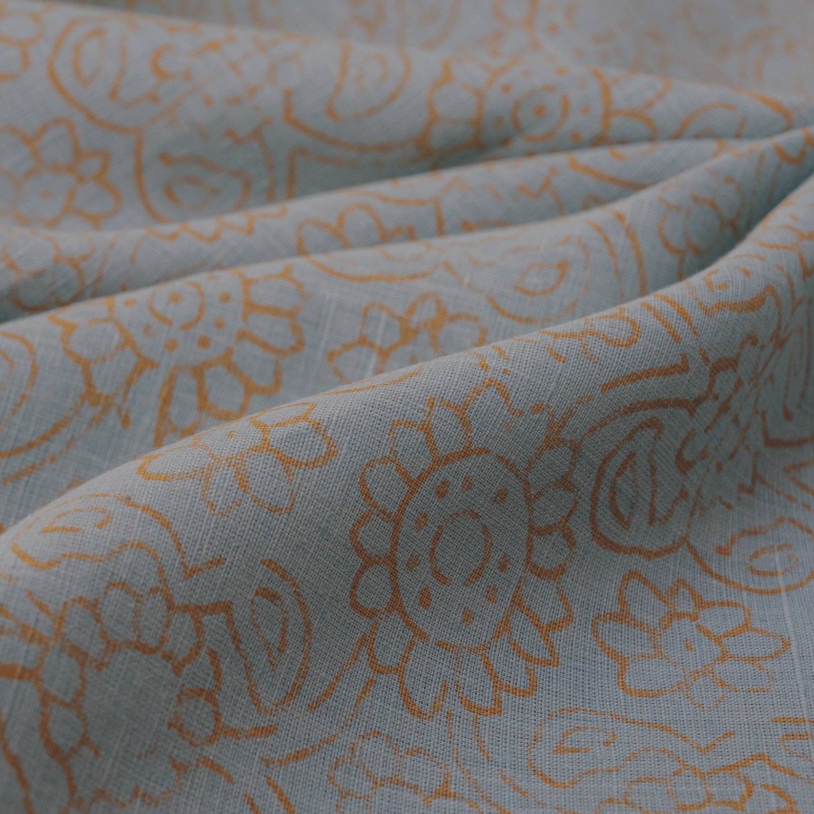 16 Pale Blue/Straw Hemp/Raw Silk