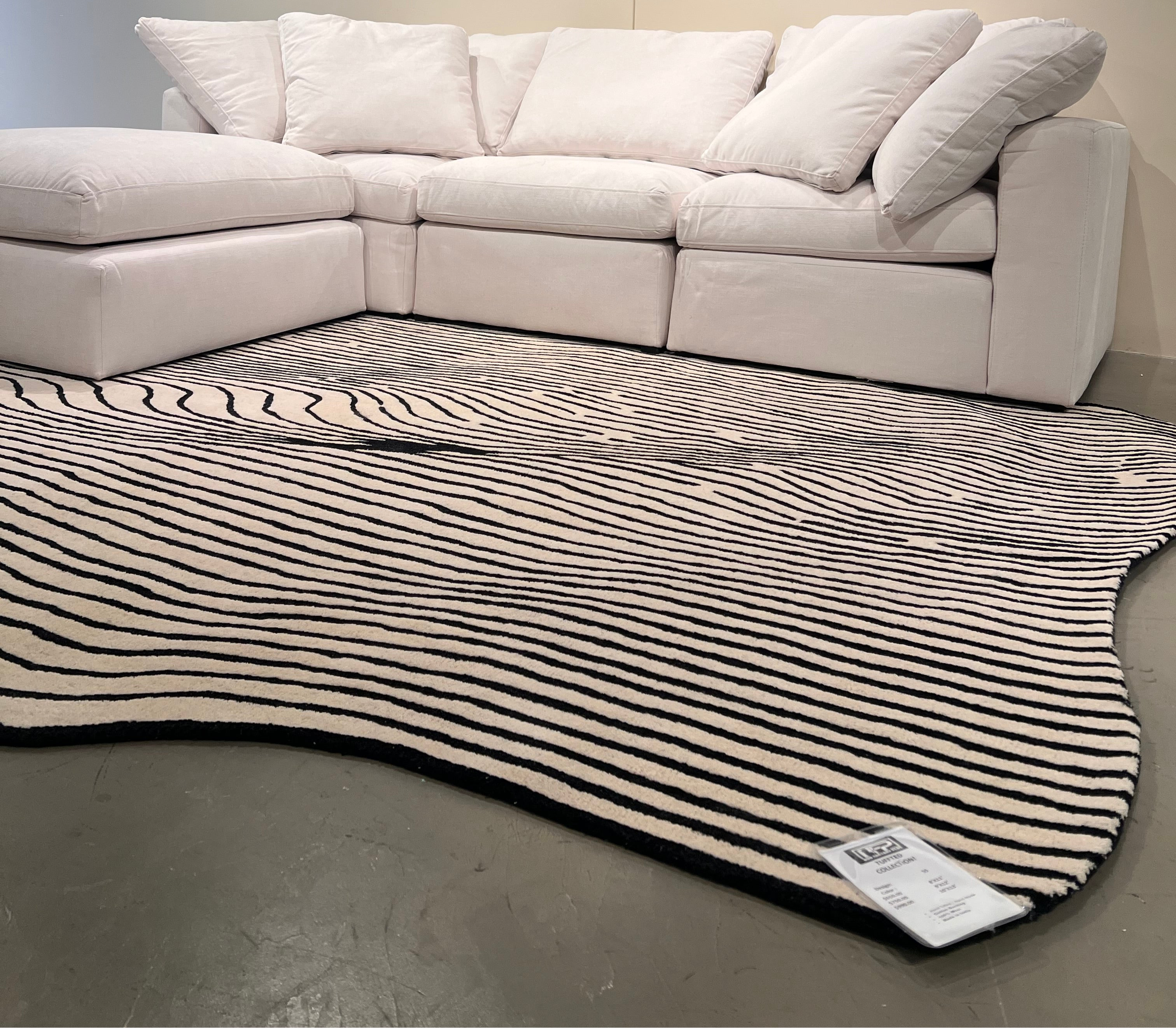 Beluga Tufted Design 55 Ivory Black