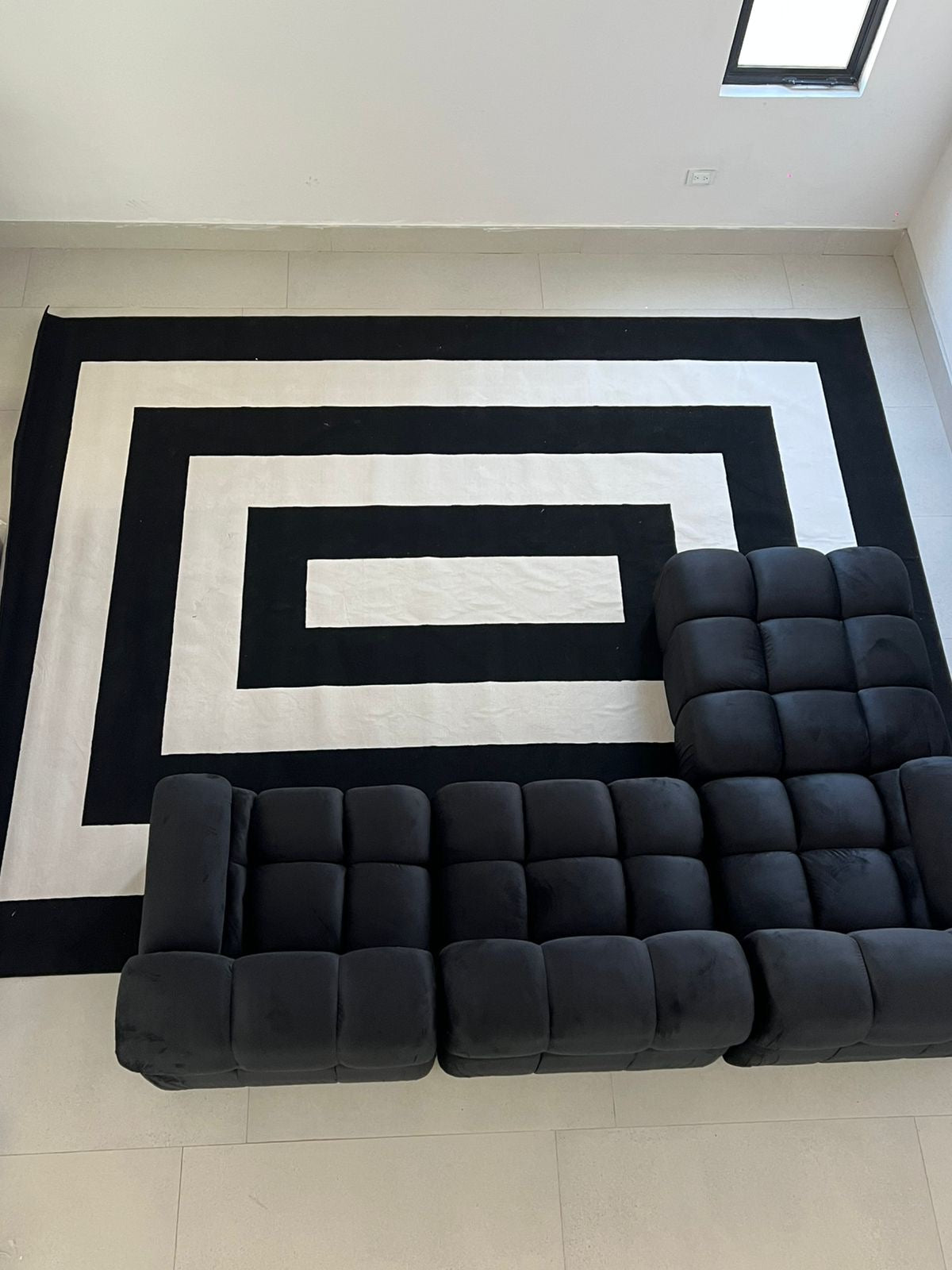 Black & White Geometric Square Area Rug – Soft Texture, Modern Design - Z341A (POL811)