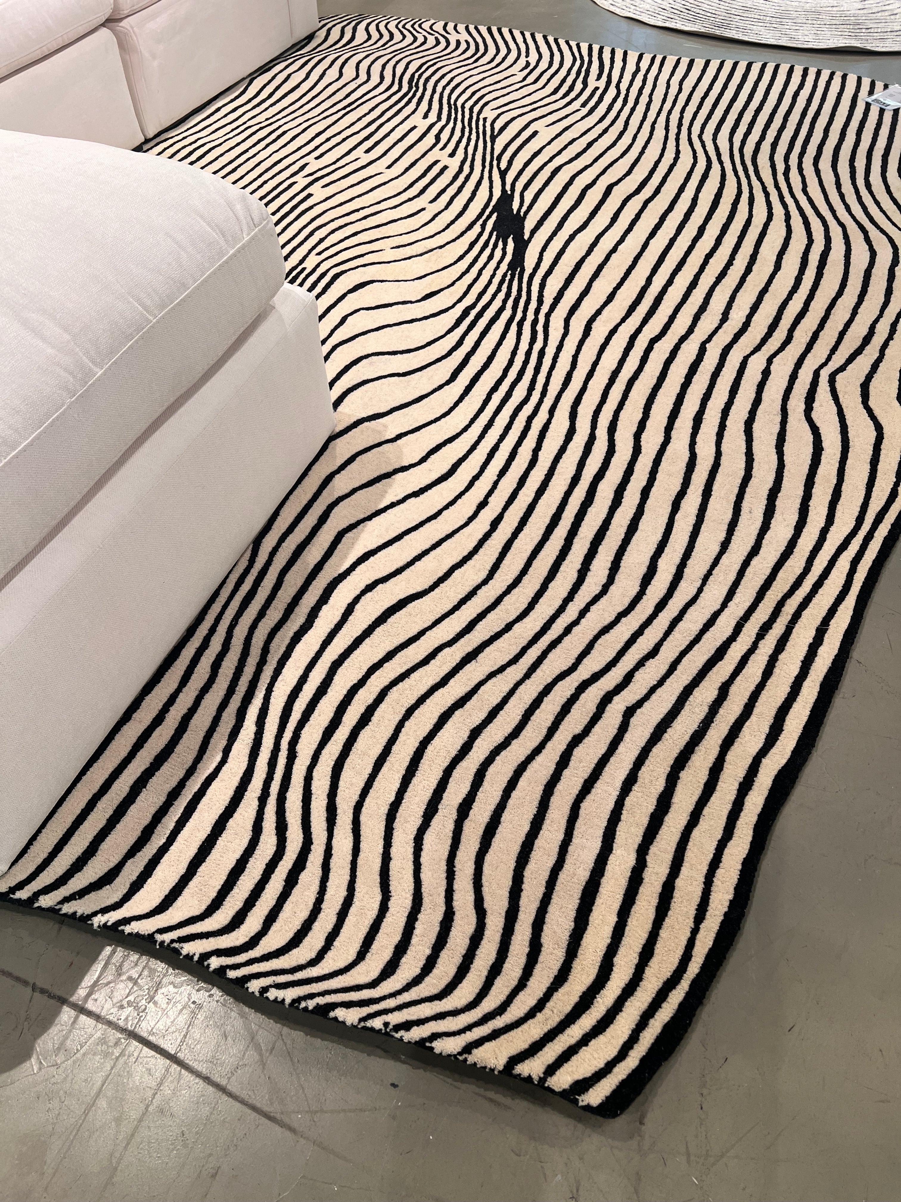 Beluga Tufted Design 55 Ivory Black