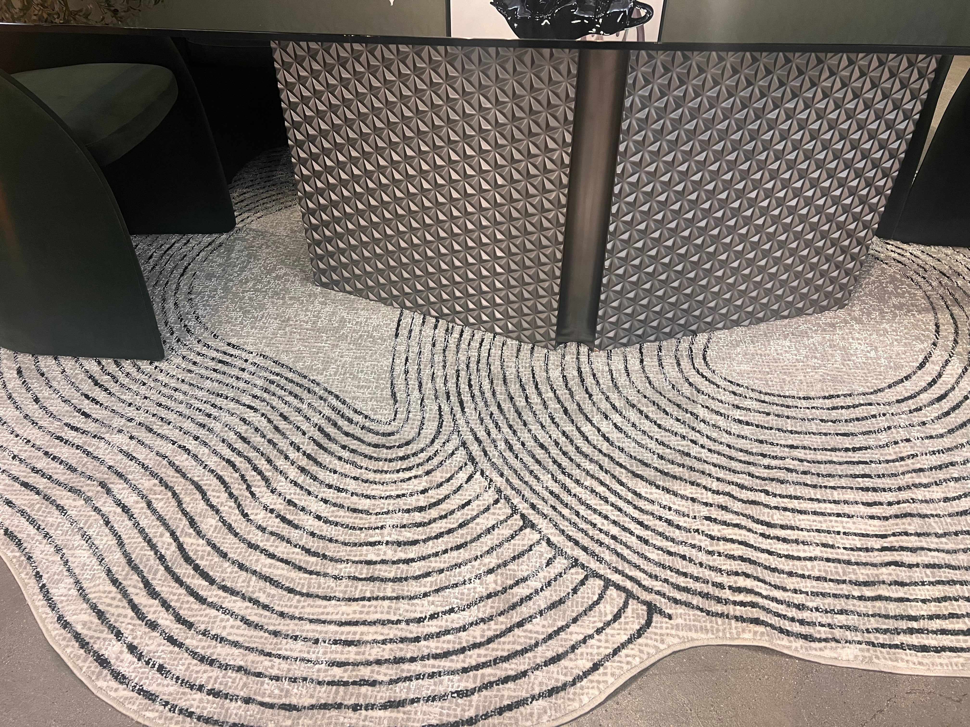 Cream Sheen Rug with Black, Copper & Silver Touches in novelty cut design - Z328A (POL810)