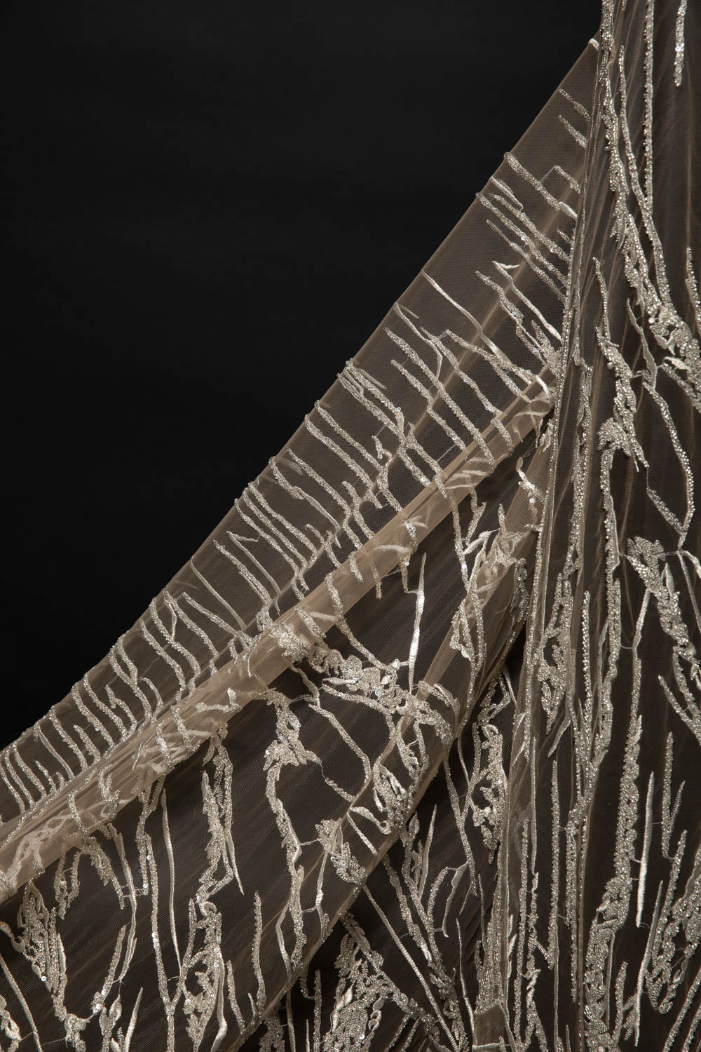 Champagne P/SOFT TULLE LACE FABRIC COM EMBROIDERED AND SEQUINED WITH BEAUTIFUL ELEGANT DESIGN 52" WIDE | Exquisite Fabric