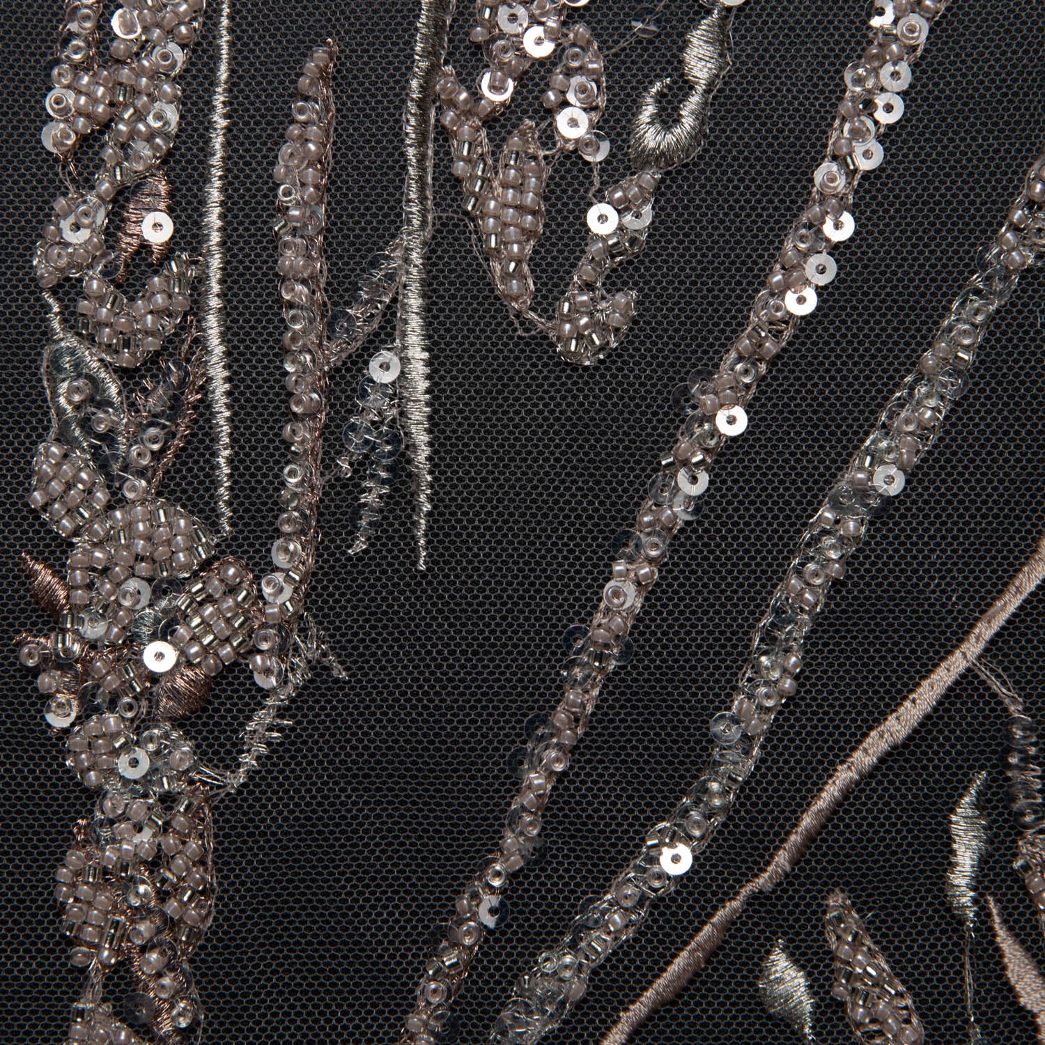DUSTY ROSE P/SOFT TULLE LACE FABRIC COM EMBROIDERED AND SEQUINED WITH BEAUTIFUL ELEGANT DESIGN 52" WIDE | Exquisite Fabric