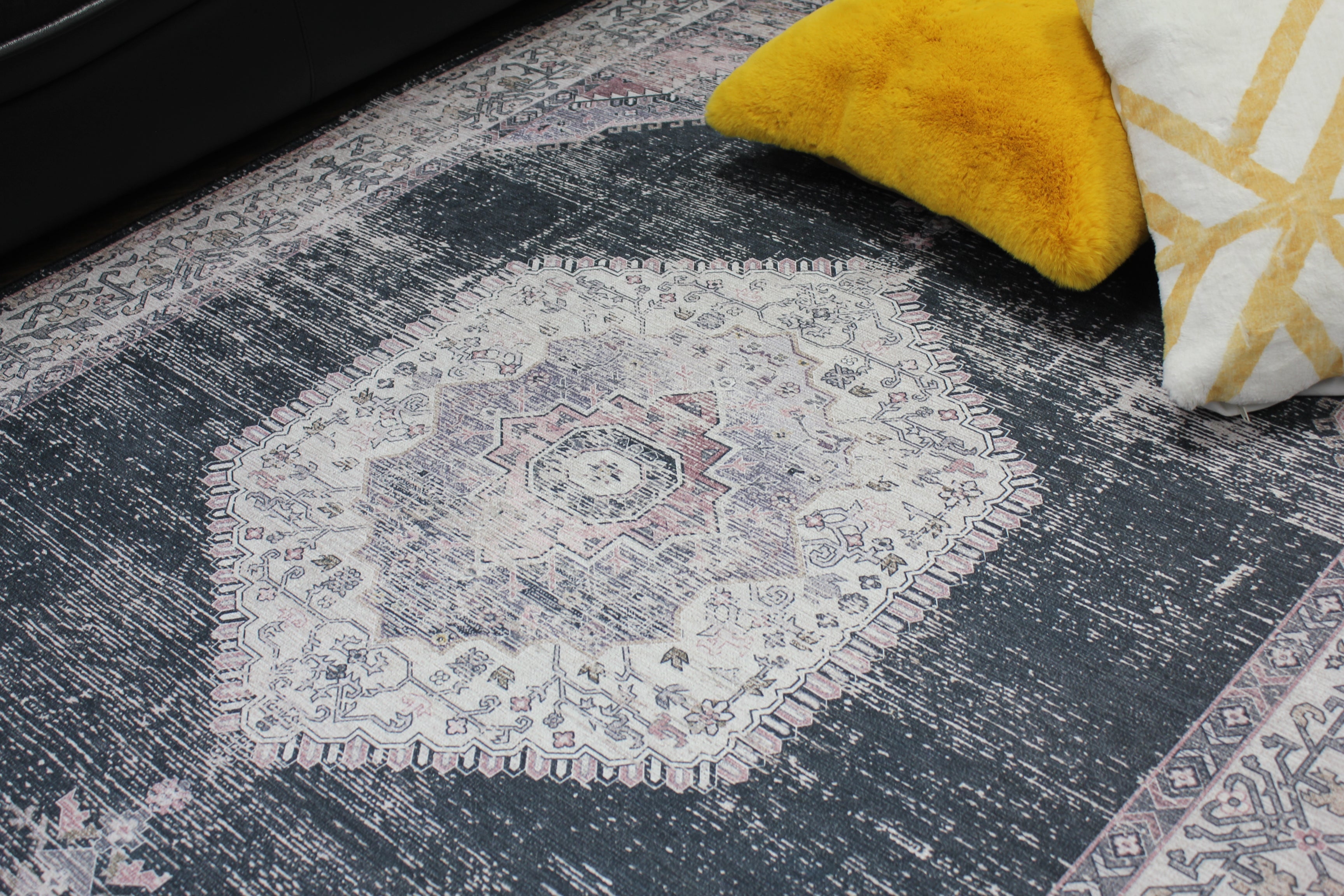 Medallion Vintage Faded Print Style Area Rug/ Carpet