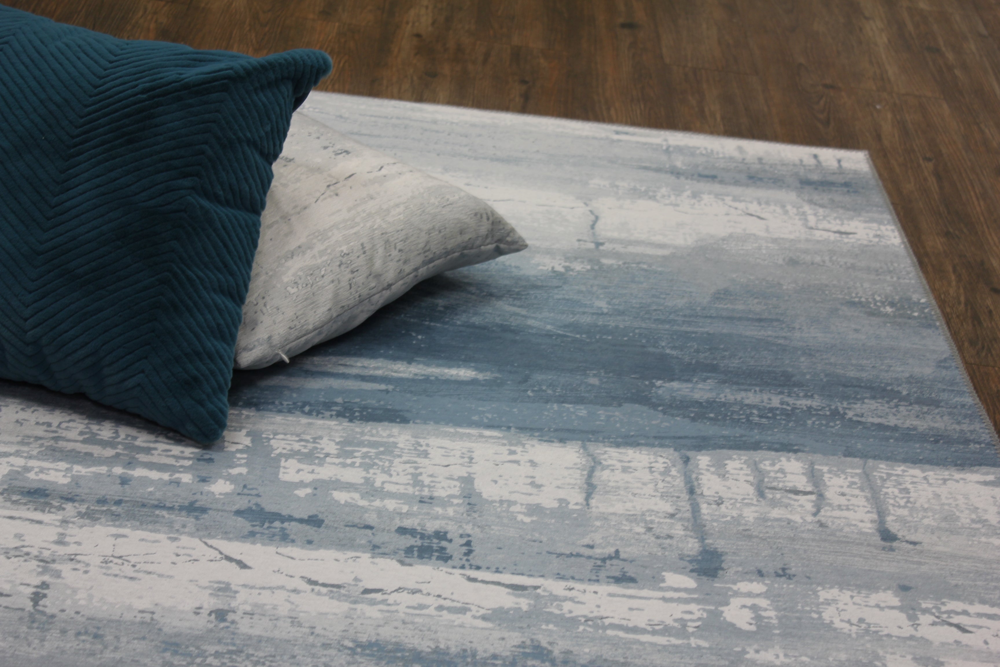 Blue Meadow Comfort Print Art Design Area Rug/ Carpet