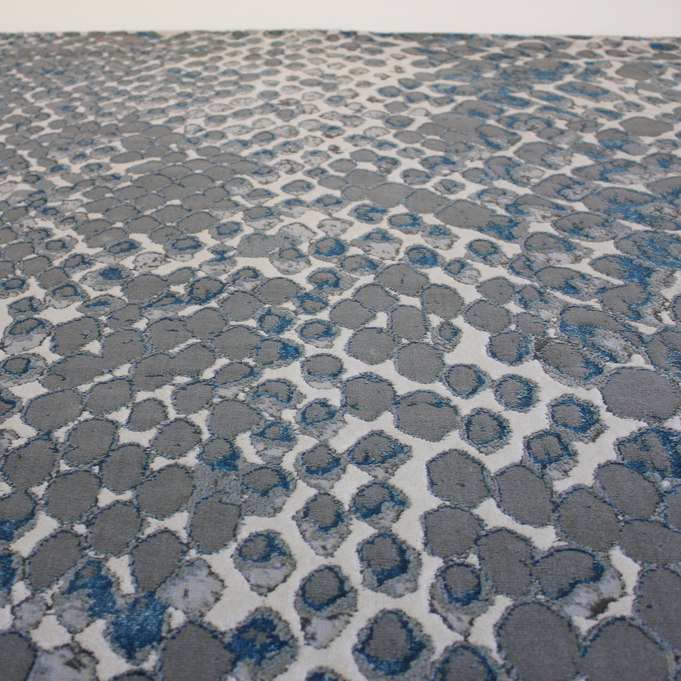 Silver Shimmery Changing Color Gray Aqua Blue Soft Cozy Area Rug/Carpet