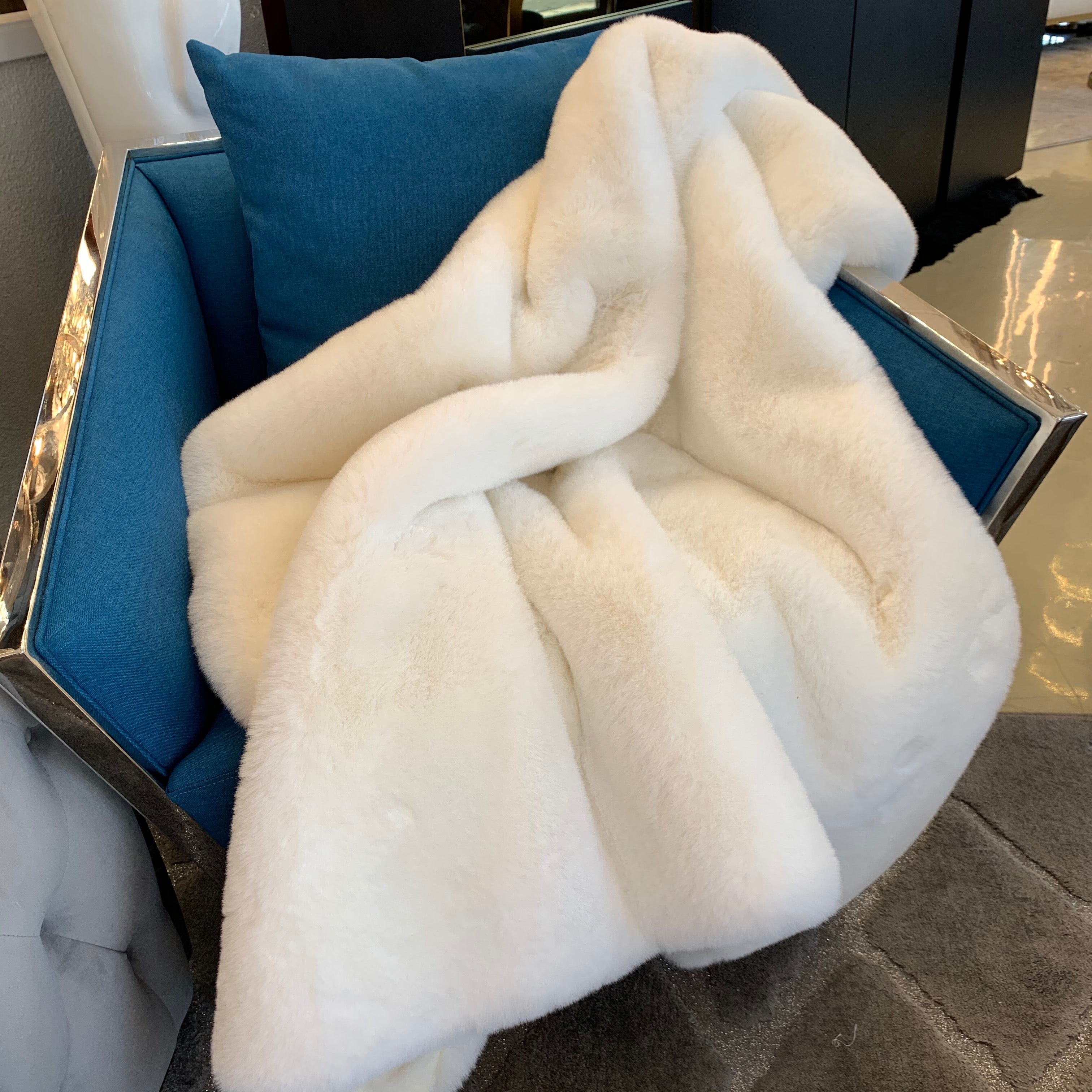 Soft Cozy Faux Fur Blanket/ Coverlet/ Bedspread/ Throw/ Bedcover/ Quilt