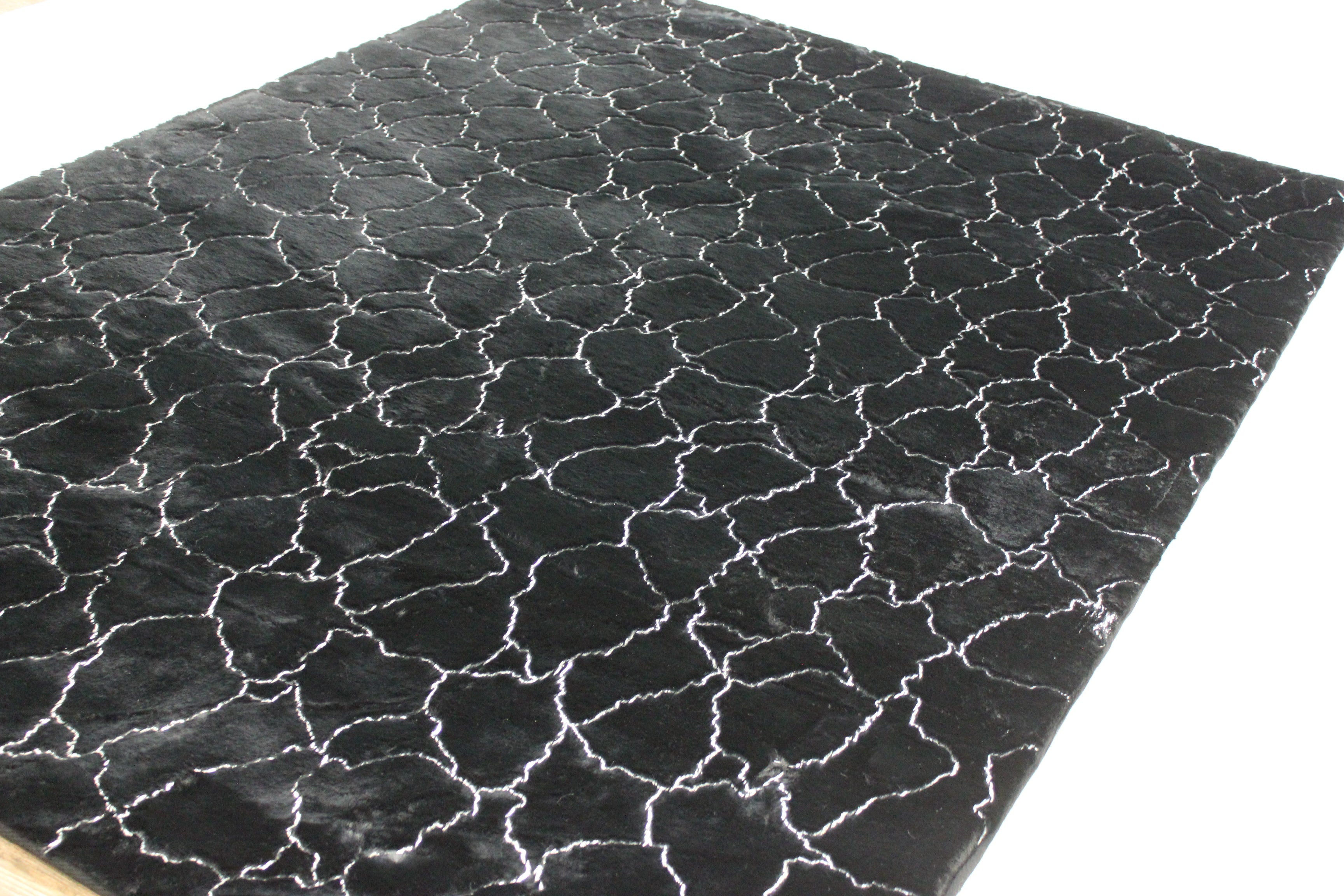 Black Marble with Silver Metallic Shimmery Design Faux Rabbit Touch Rug