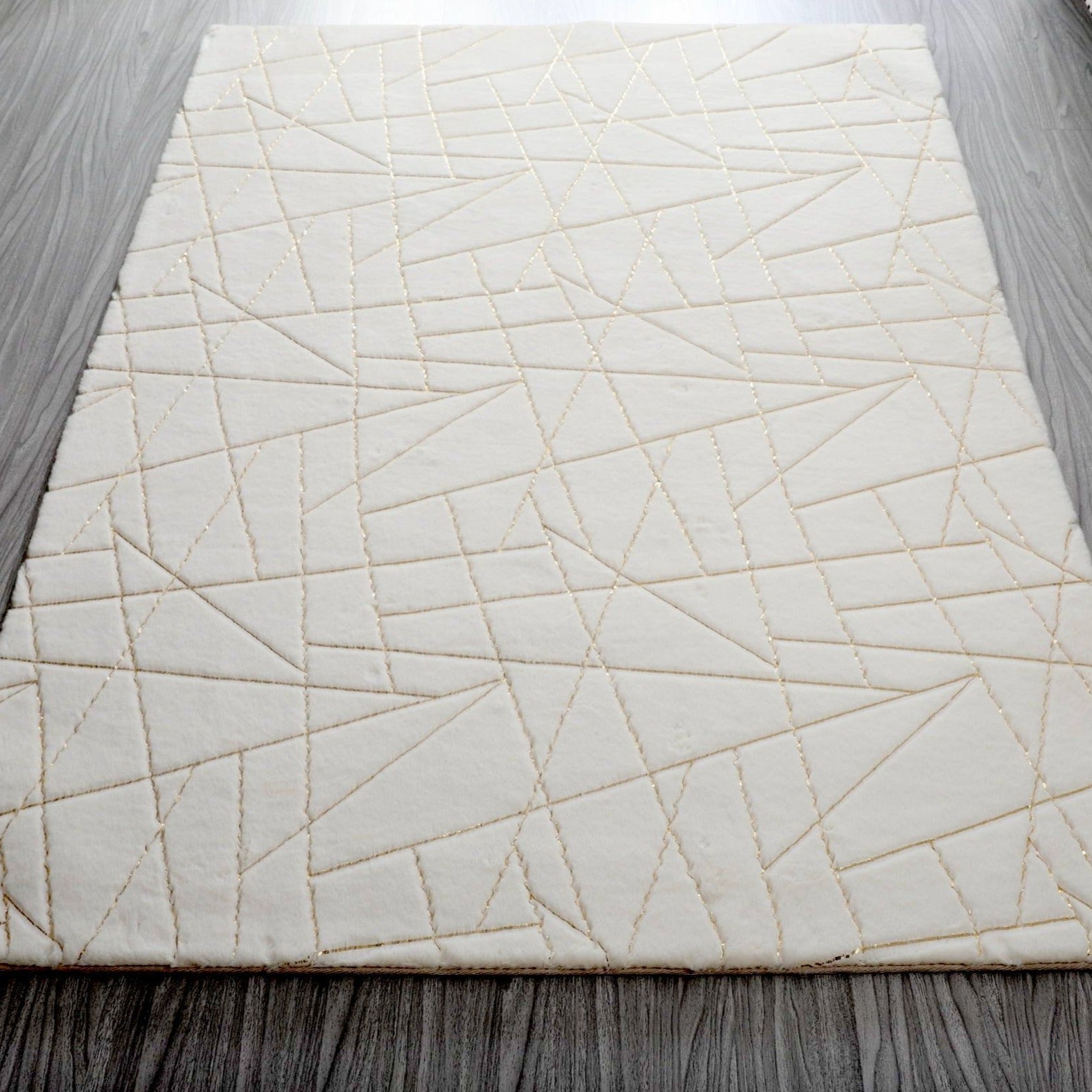 White with Golden Metallic Lines Faux Rabbit Touch Rugs/Carpet