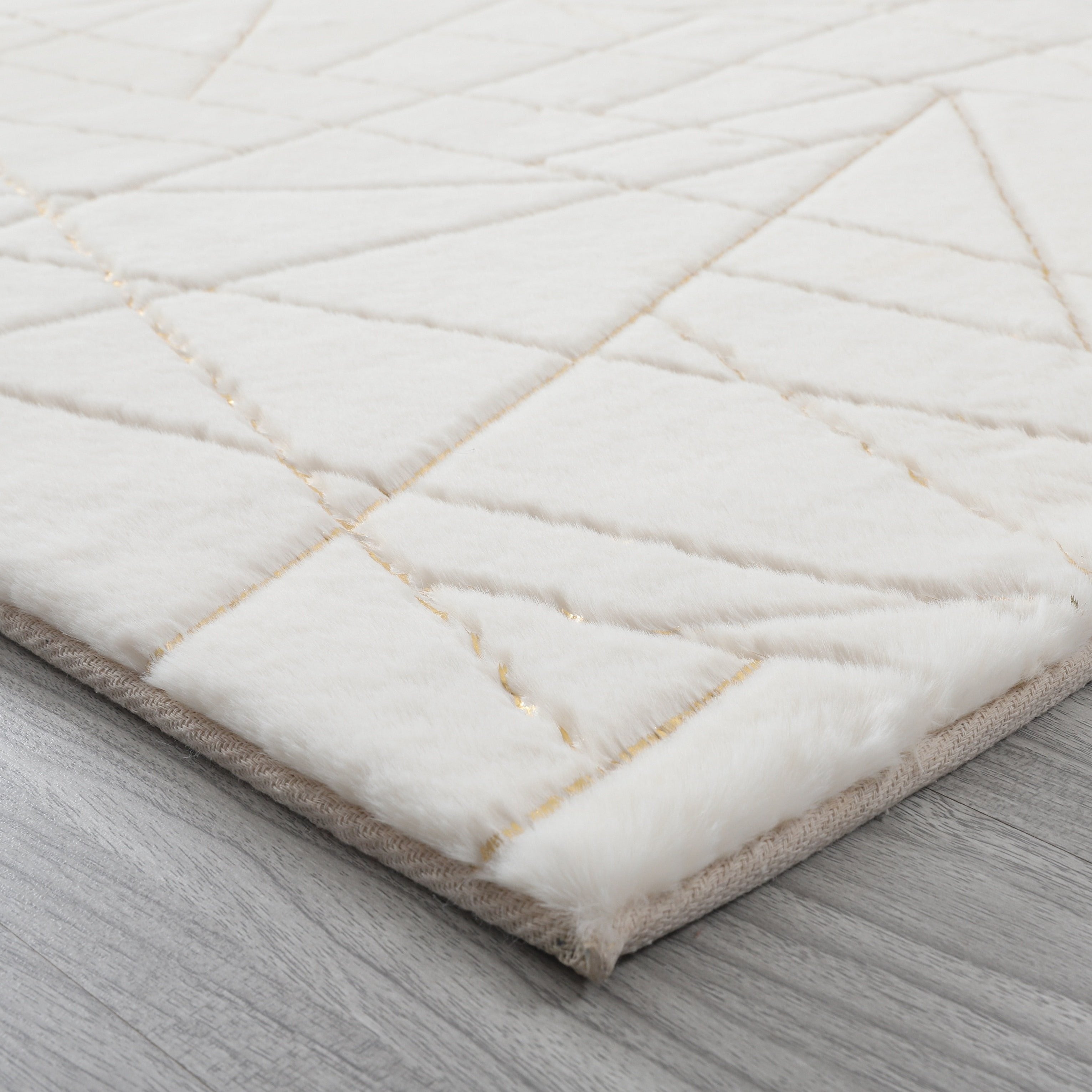 White with Golden Metallic Lines Faux Rabbit Touch Rugs/Carpet