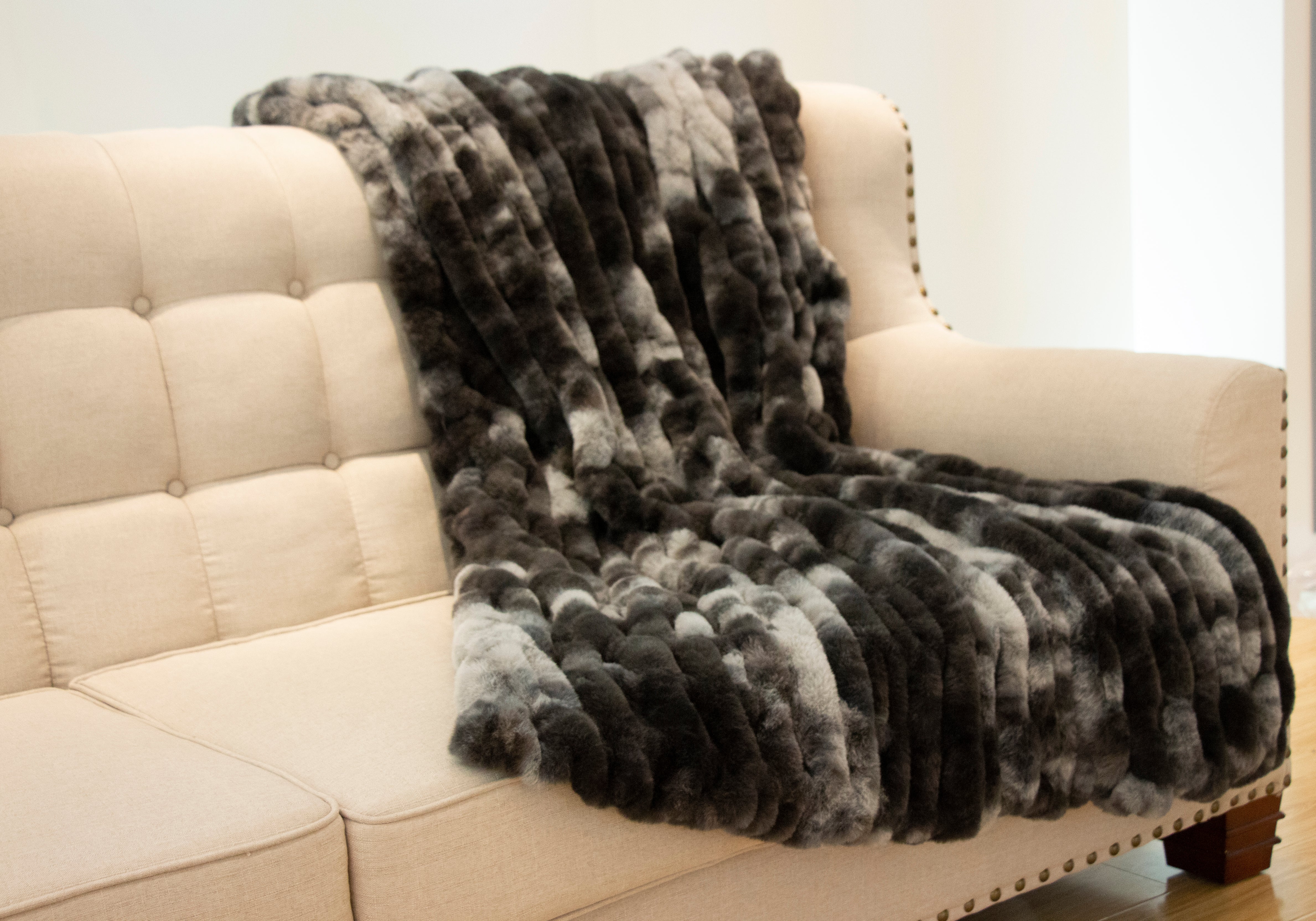 Braided Look Fluffy Soft Faux Fur Gray White Throw/ Quilt/ Blanket/ Coverlet/ Bedspread/ Bedcover/ Comforter