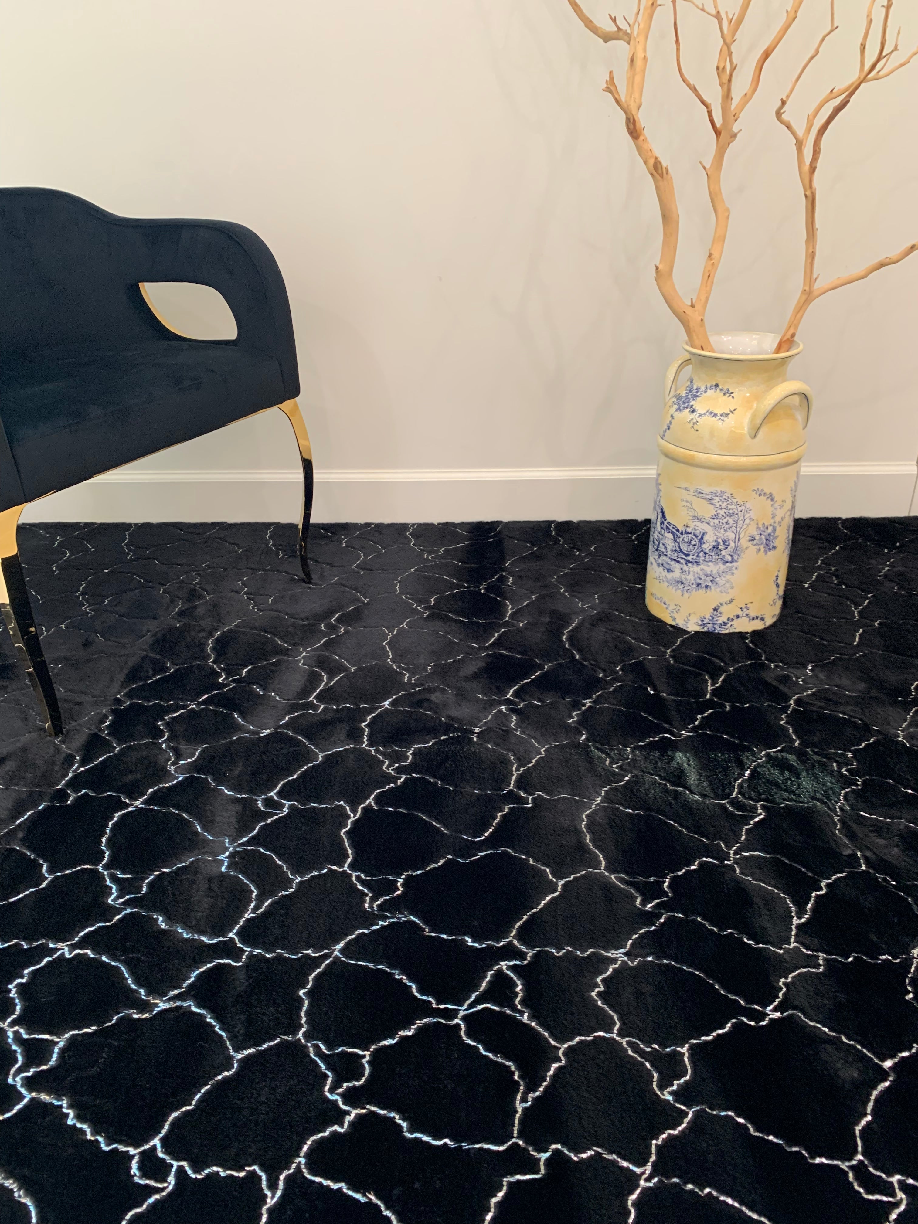 Black Marble with Silver Metallic Shimmery Design Faux Rabbit Touch Rug