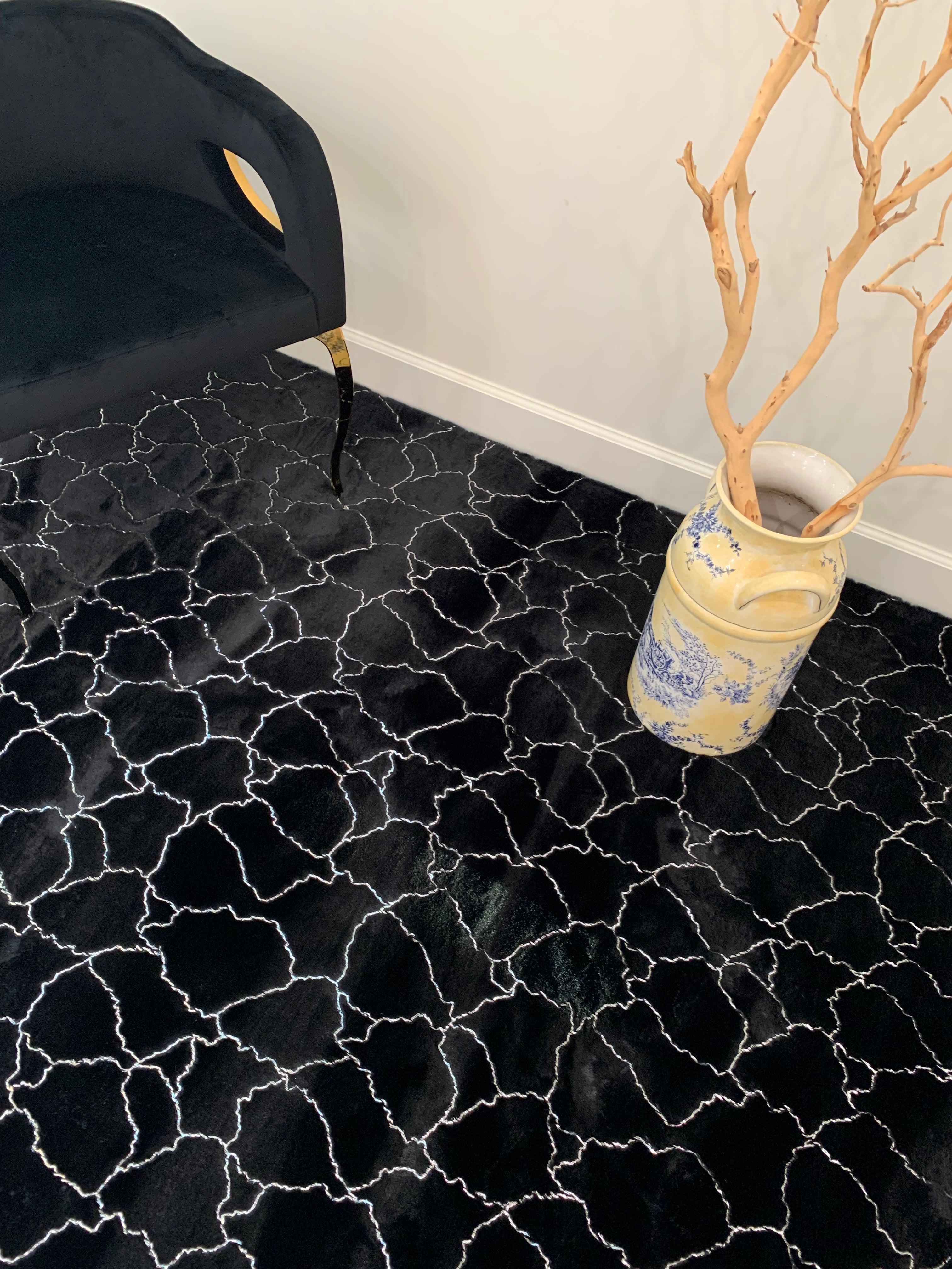 Black Marble with Silver Metallic Shimmery Design Faux Rabbit Touch Rug