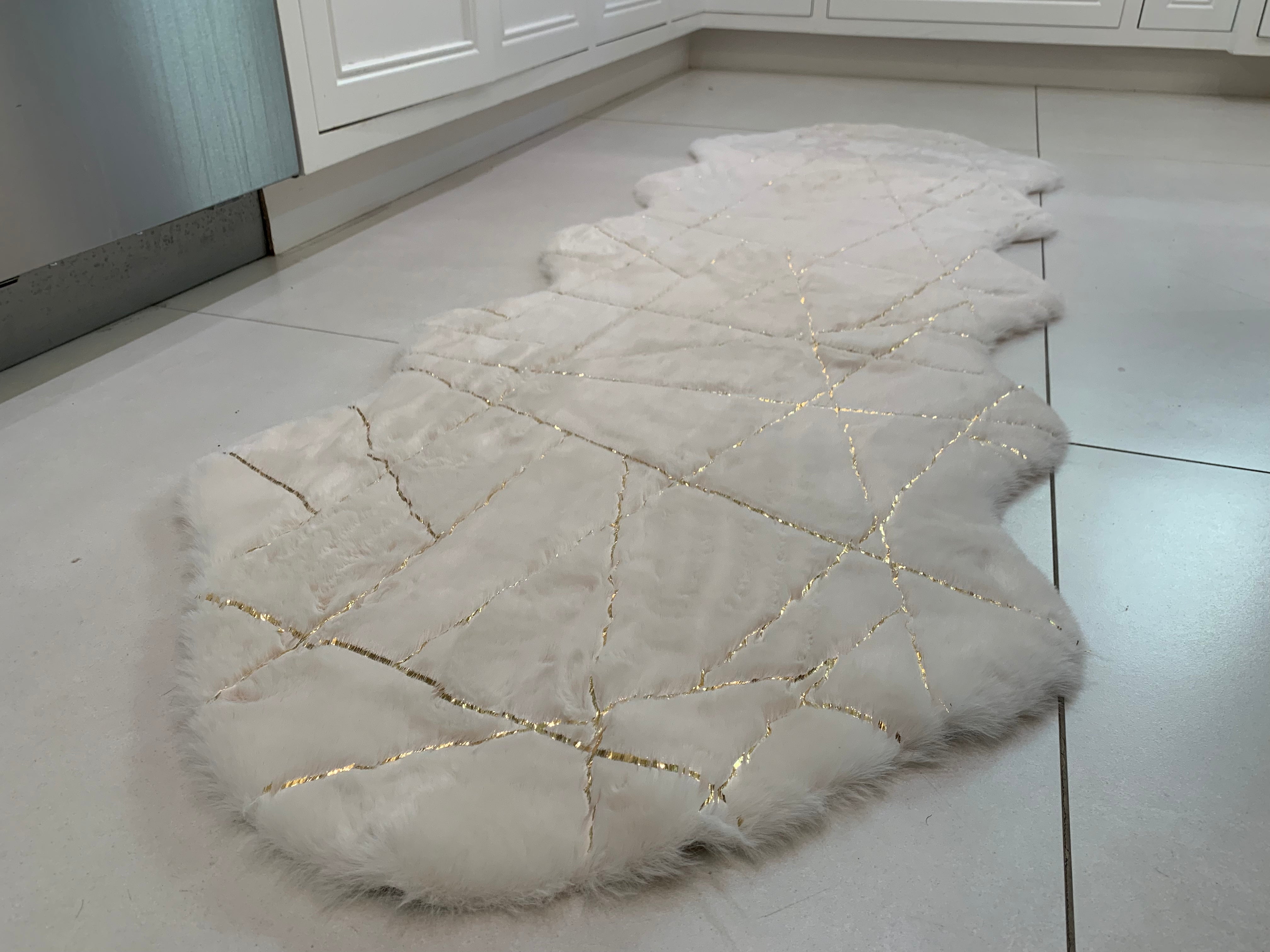 White with Golden Metallic Lines Faux Rabbit Touch Rugs/Carpet