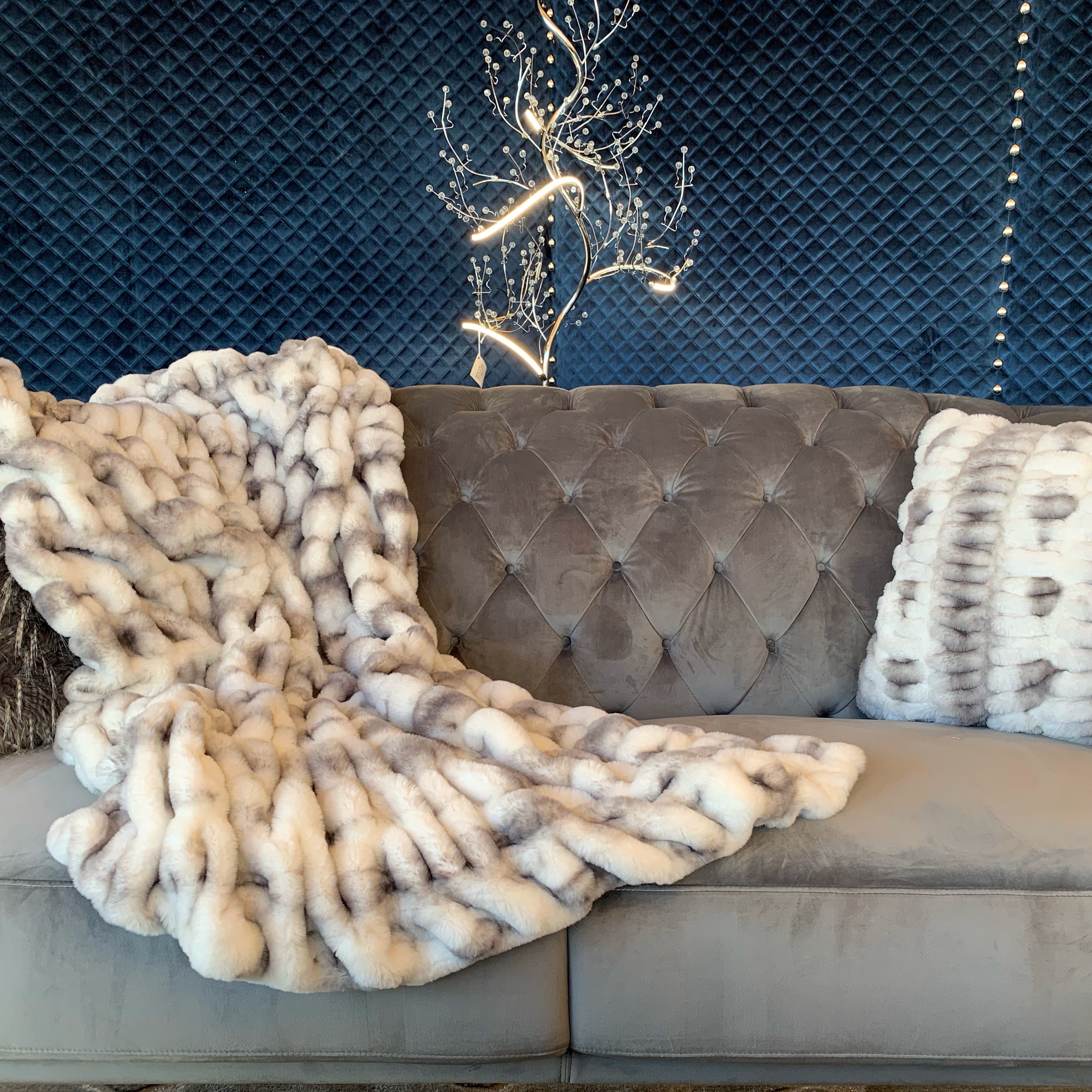 Braided Look Fluffy Soft Faux Fur Gray White Throw/ Quilt/ Blanket/ Coverlet/ Bedspread/ Bedcover/ Comforter