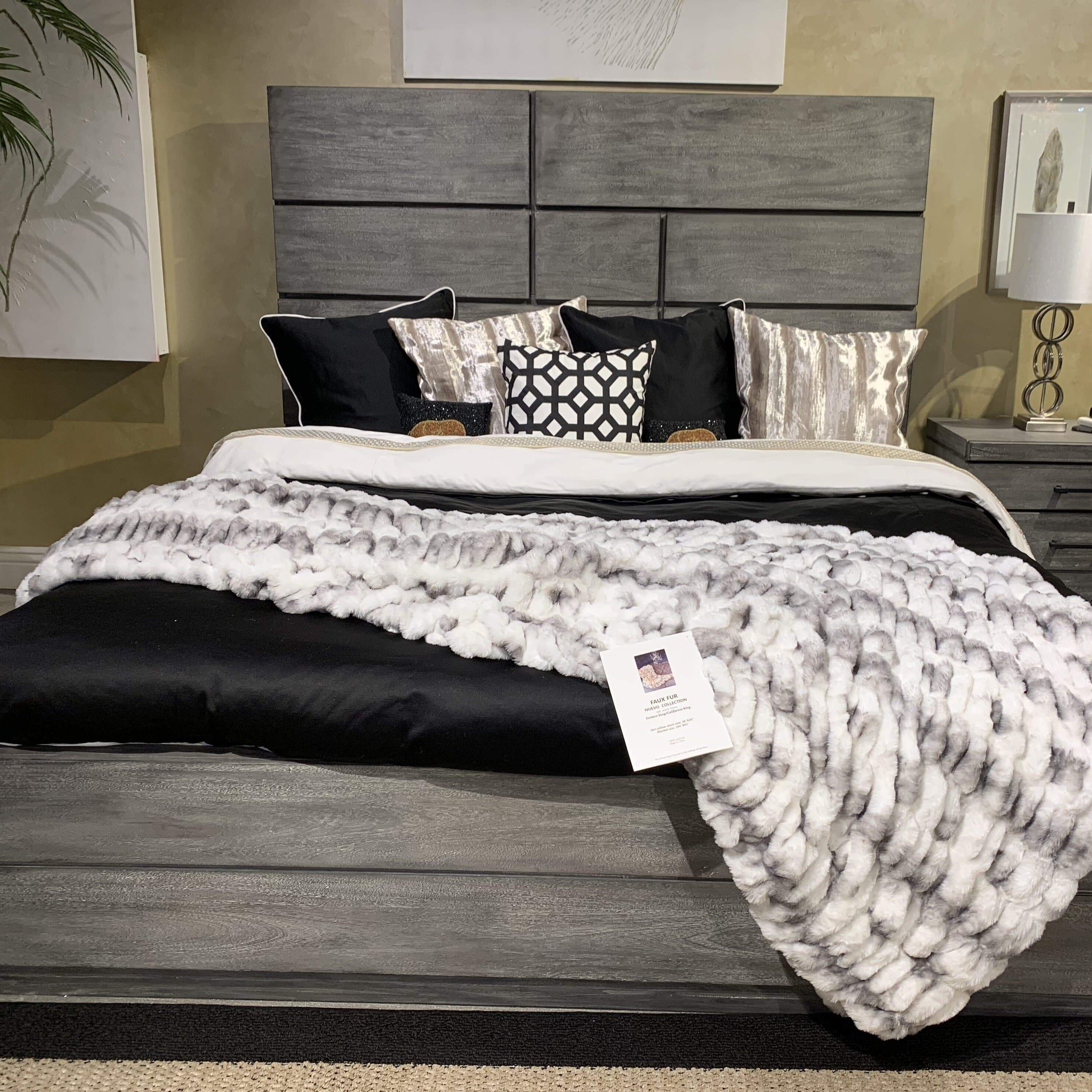 Braided Look Fluffy Soft Faux Fur Gray White Throw/ Quilt/ Blanket/ Coverlet/ Bedspread/ Bedcover/ Comforter
