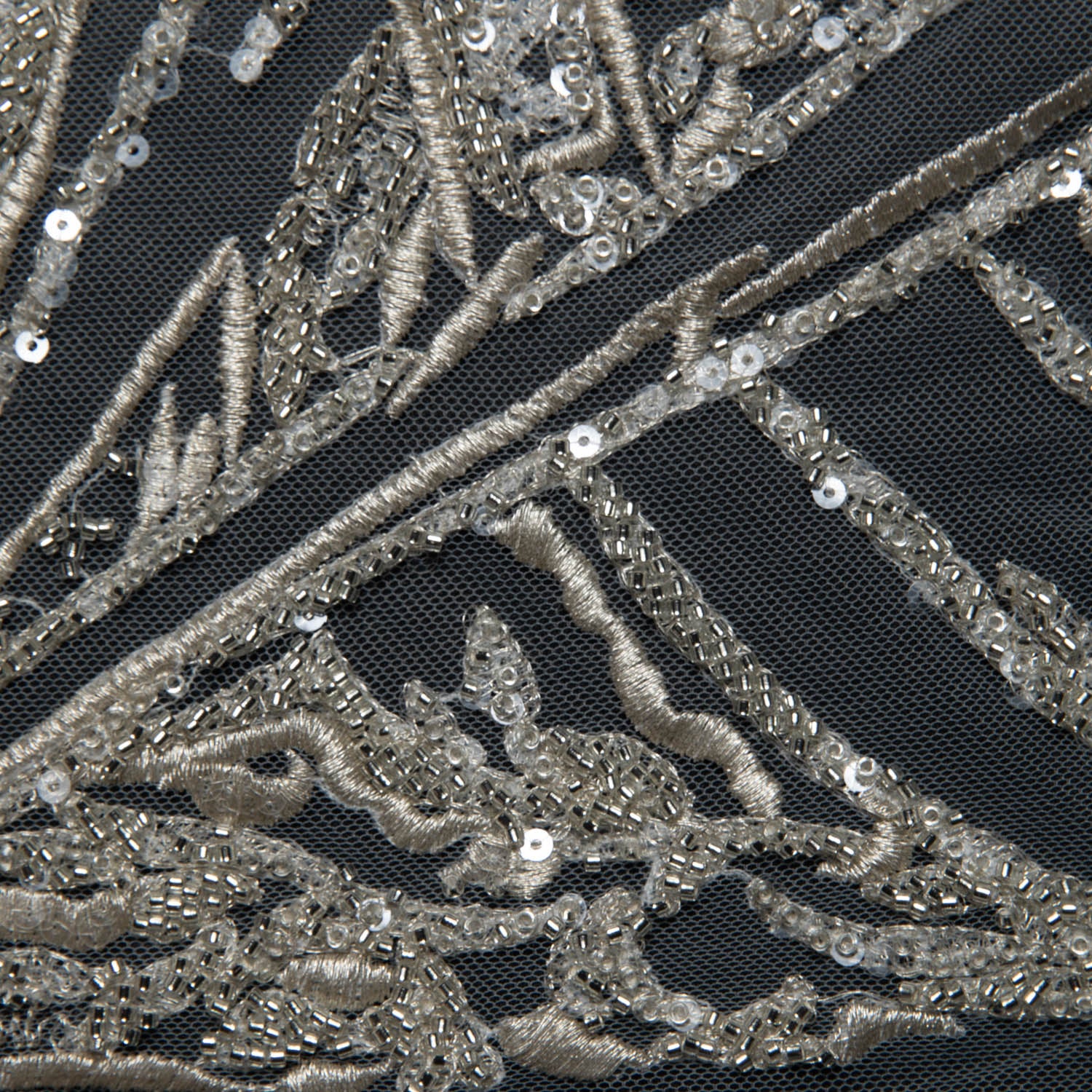 OFF-WHITE P/SOFT TULLE LACE FABRIC COM EMBROIDERED AND SEQUINED WITH BEAUTIFUL ELEGANT DESIGN 52" WIDE | Exquisite Fabric