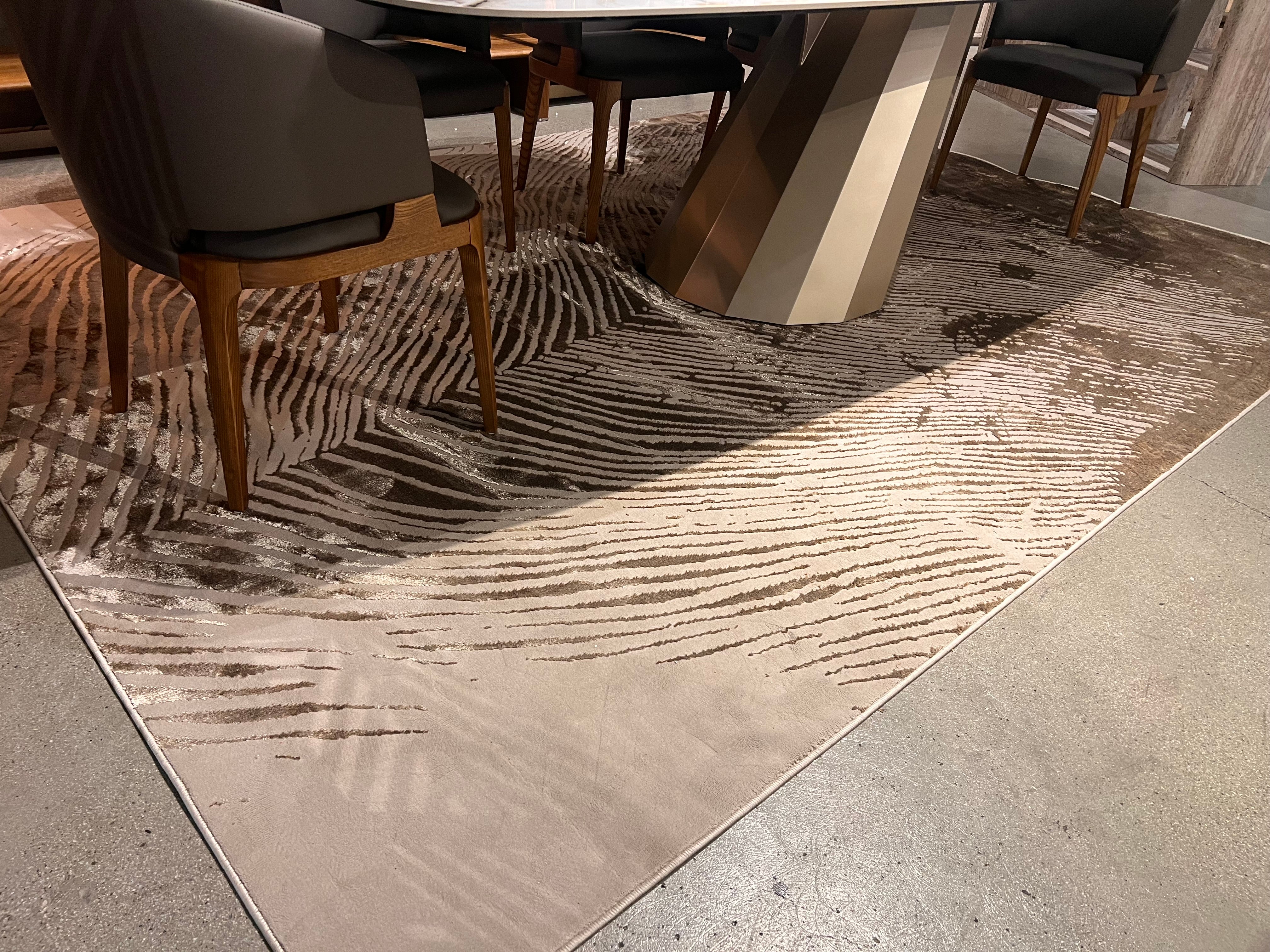 Soft-Touch Brown and Beige Rug with Metallic Copper Contrast Design - Z406A (POL816)