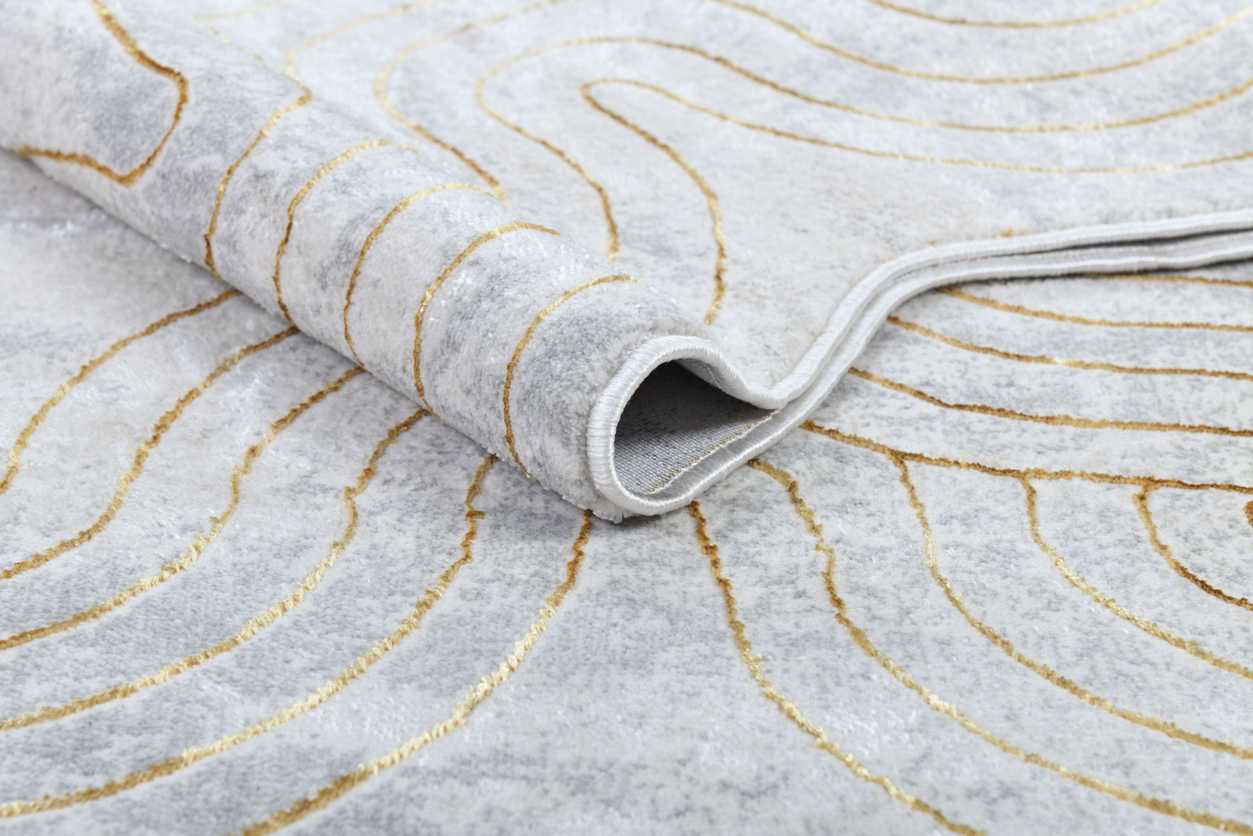 Chic cream Rug with Metallic Gold Accents – Designer Geometric Edge Style - Z325B (POL801)