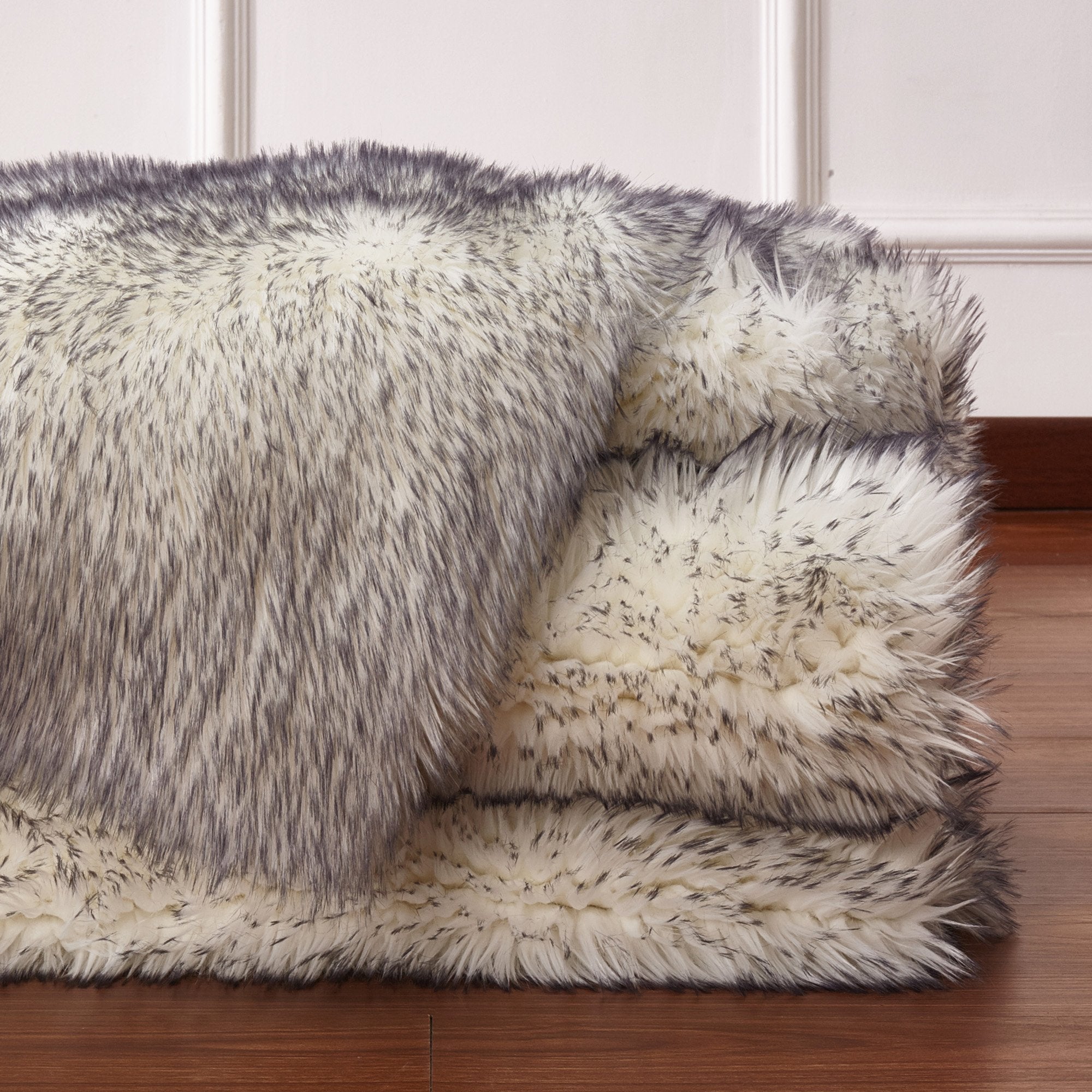 Soft Cozy Fuzzy Faux Fox Fur Area Rug/Carpet