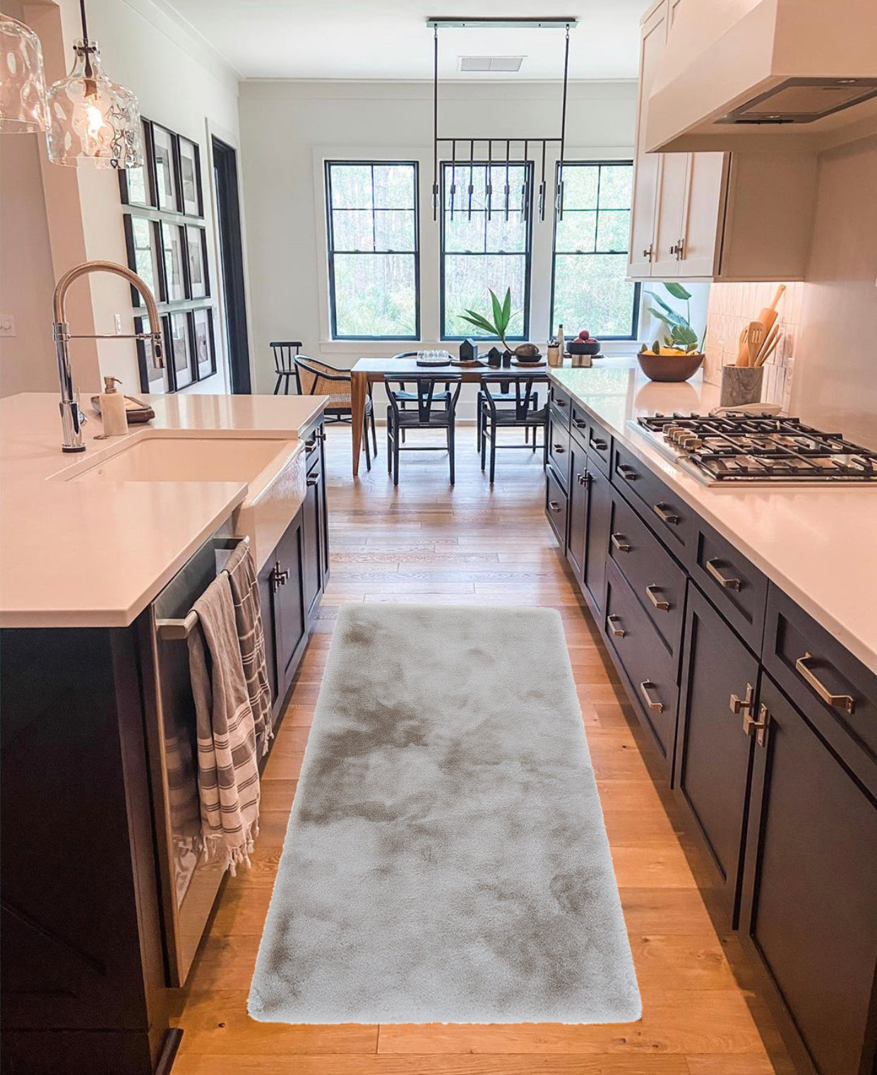 Machine-Made Faux Fur Rug