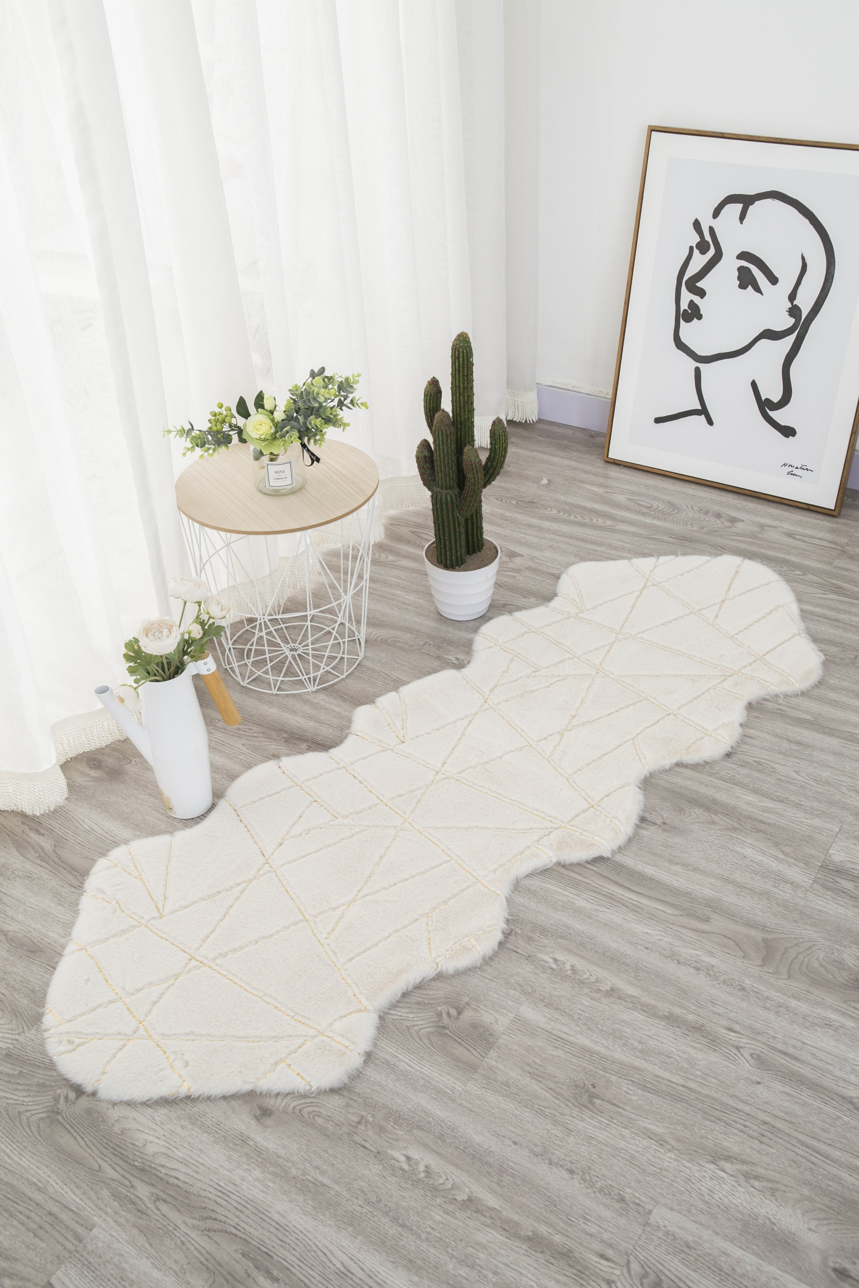 White with Golden Metallic Lines Faux Rabbit Touch Rugs/Carpet