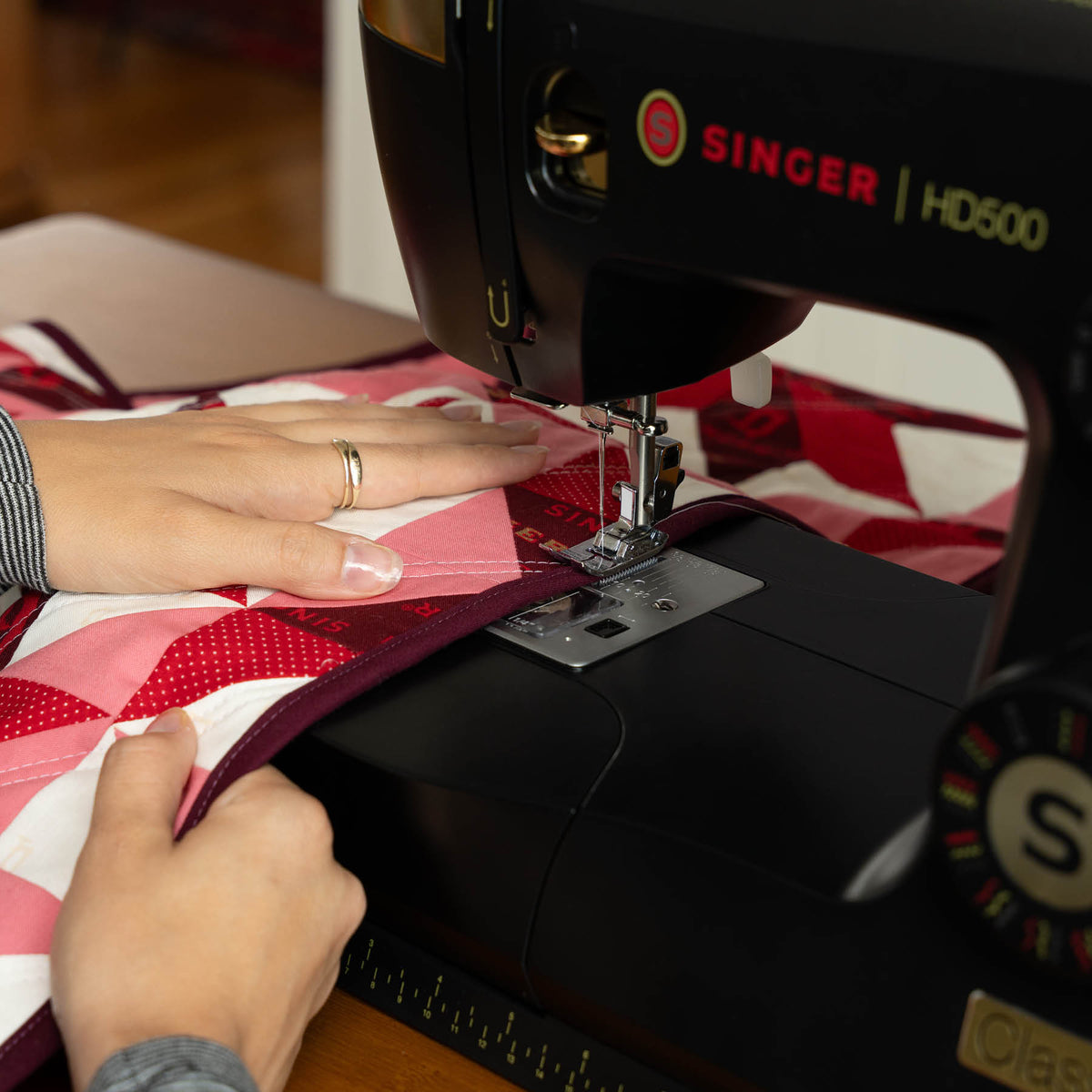SINGER® HD500 Classic Black Sewing Machine