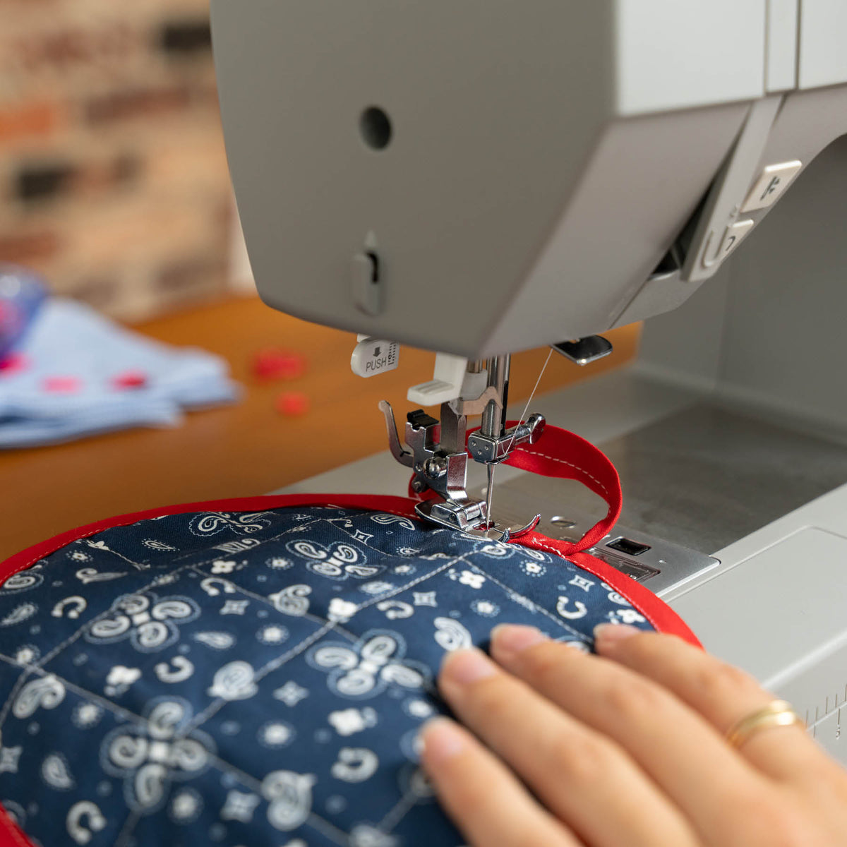 SINGER® Heavy Duty 6600C Sewing Machine