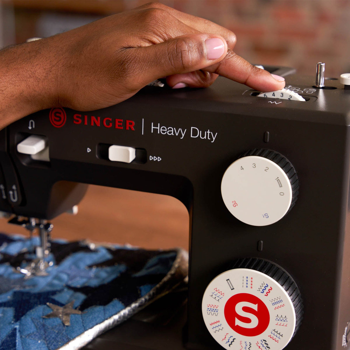 SINGER® Heavy Duty 4532™ Next Evolution Charcoal Sewing Machine
