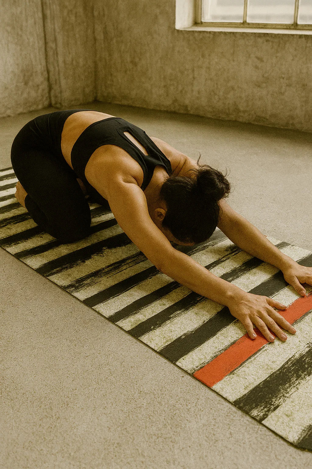 Yoga Mat | 6mm Thick | White Black | Non-Slip | Eco Friendly | Yune Yoga | Juniper