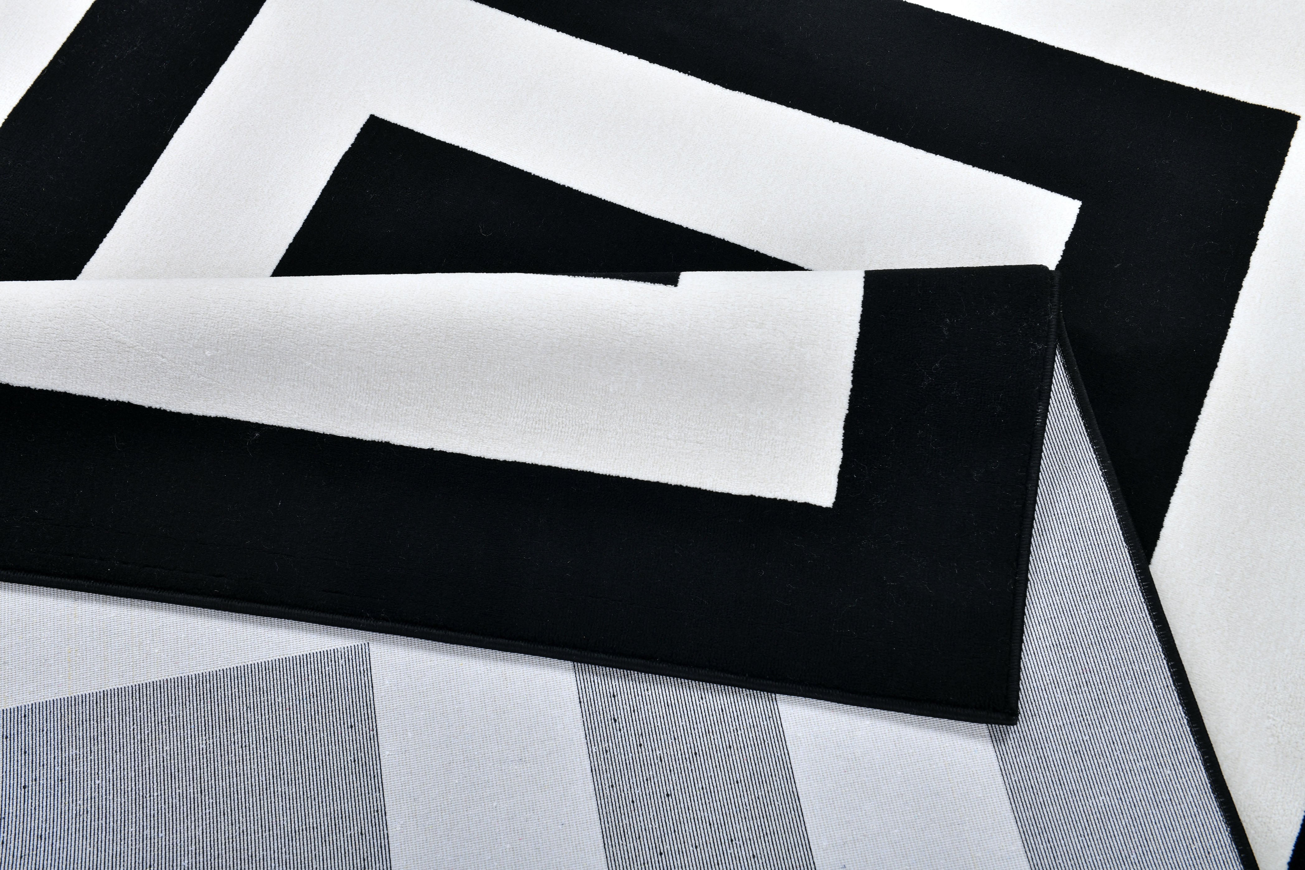 Black & White Geometric Square Area Rug – Soft Texture, Modern Design - Z341A (POL811)