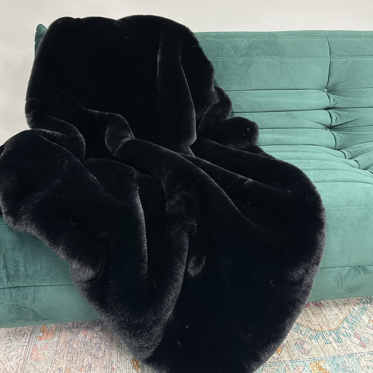 Black Chinchilla Faux Fur Throw Blanket, Ultra-Soft Plush
