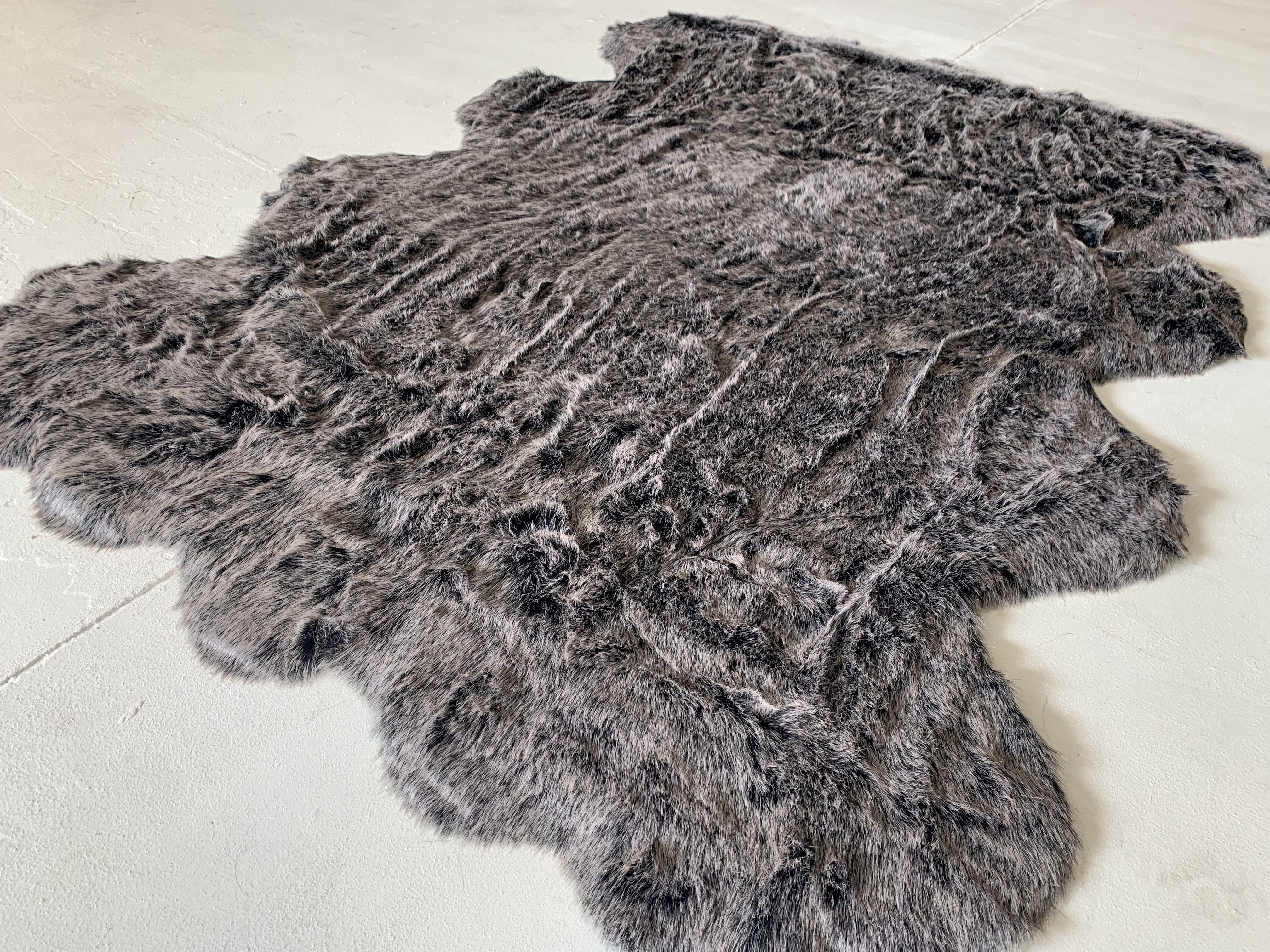 Renne Area Rug/Bed Cover Collection