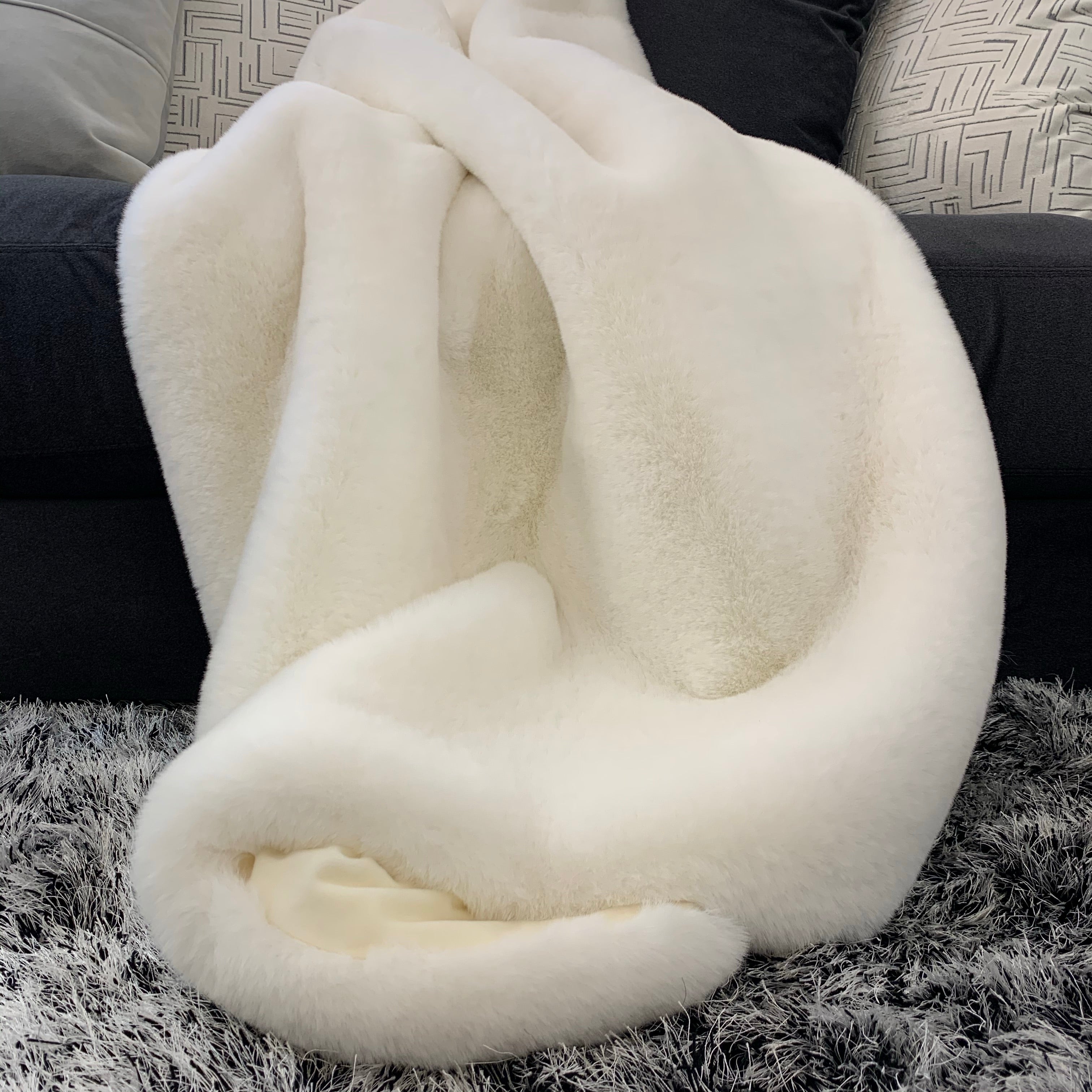 Soft Cozy Faux Fur Blanket/ Coverlet/ Bedspread/ Throw/ Bedcover/ Quilt