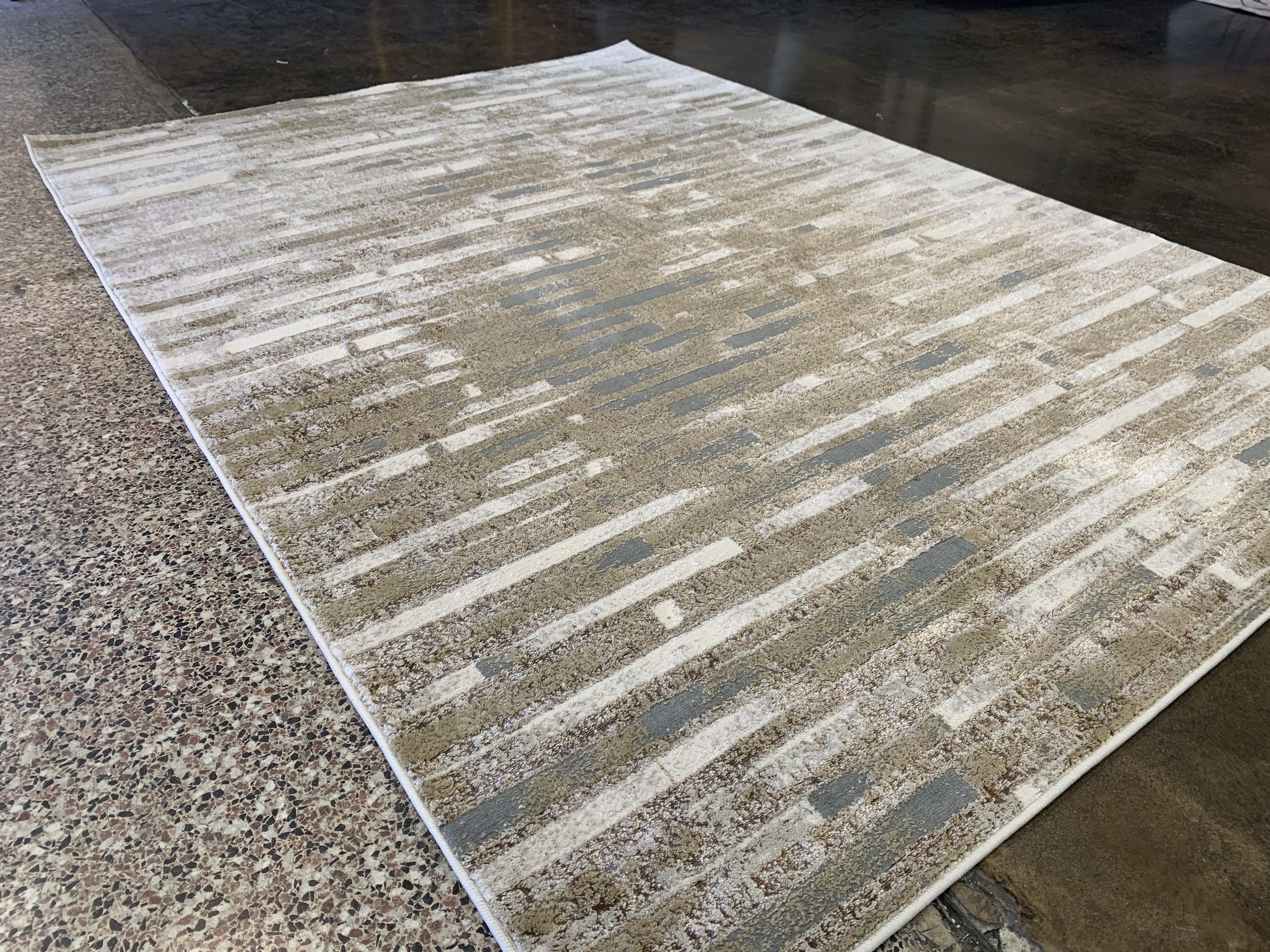 Polyester Silver/Platinum Viscose Brick Design Area Rug/Carpet - Style# Maximus 231 - Color-Changing Flat Weave Rug