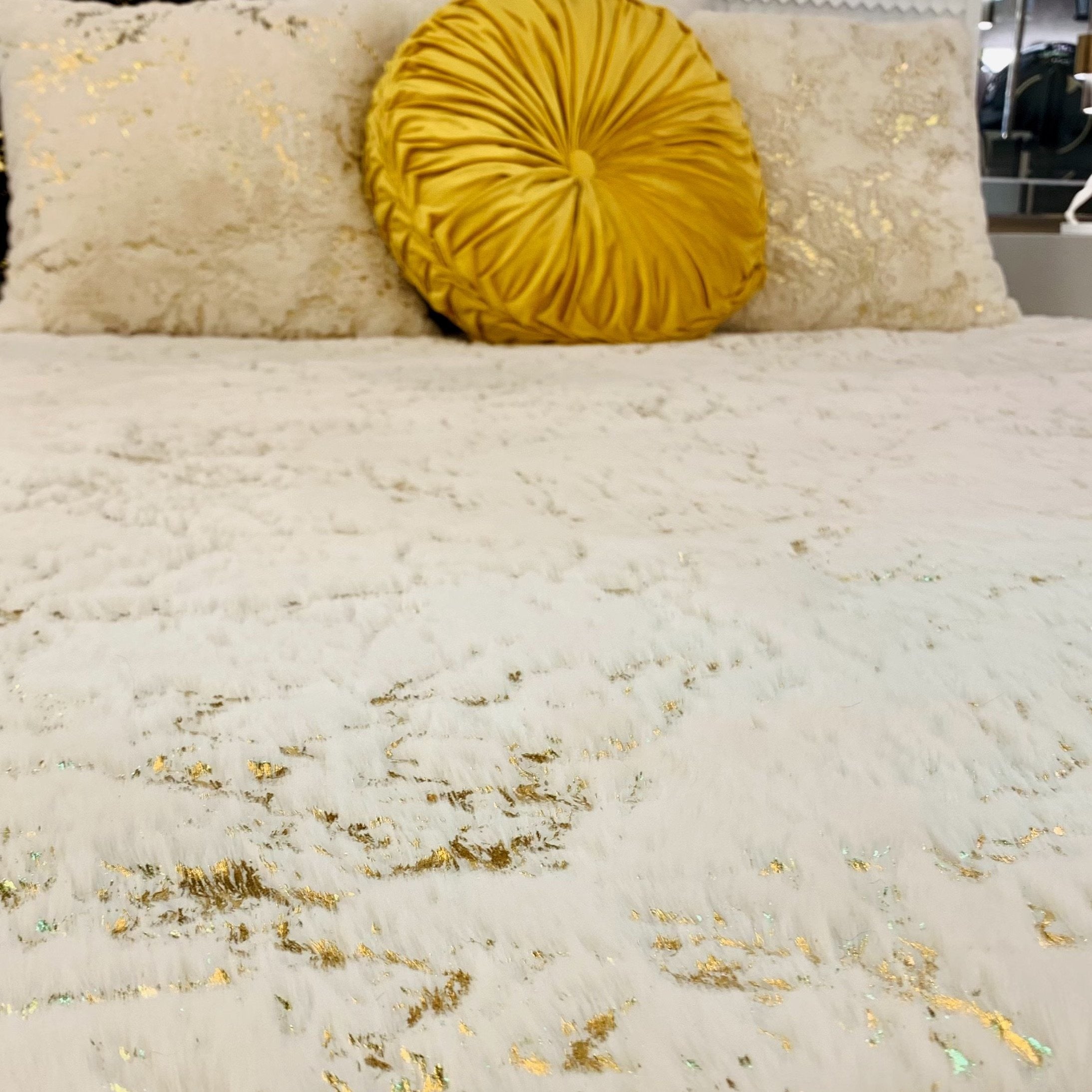 Golden/Silver Metallic Faux Fur  Soft / Coverlet/Quilt Cal King/Eastern King