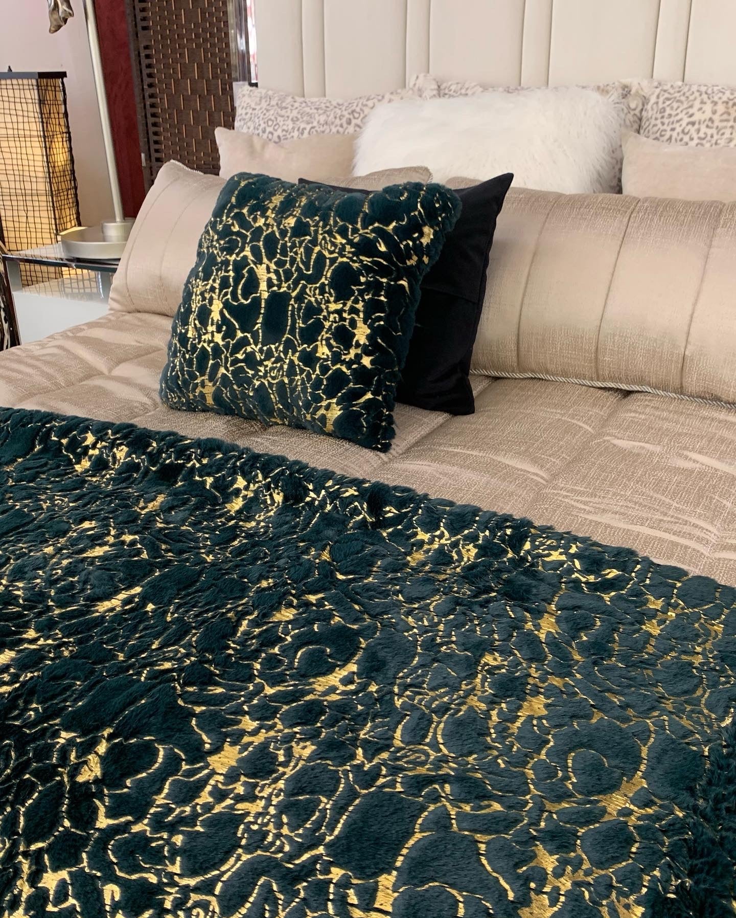 Golden/Silver Metallic Faux Fur  Soft / Coverlet/Quilt Cal King/Eastern King