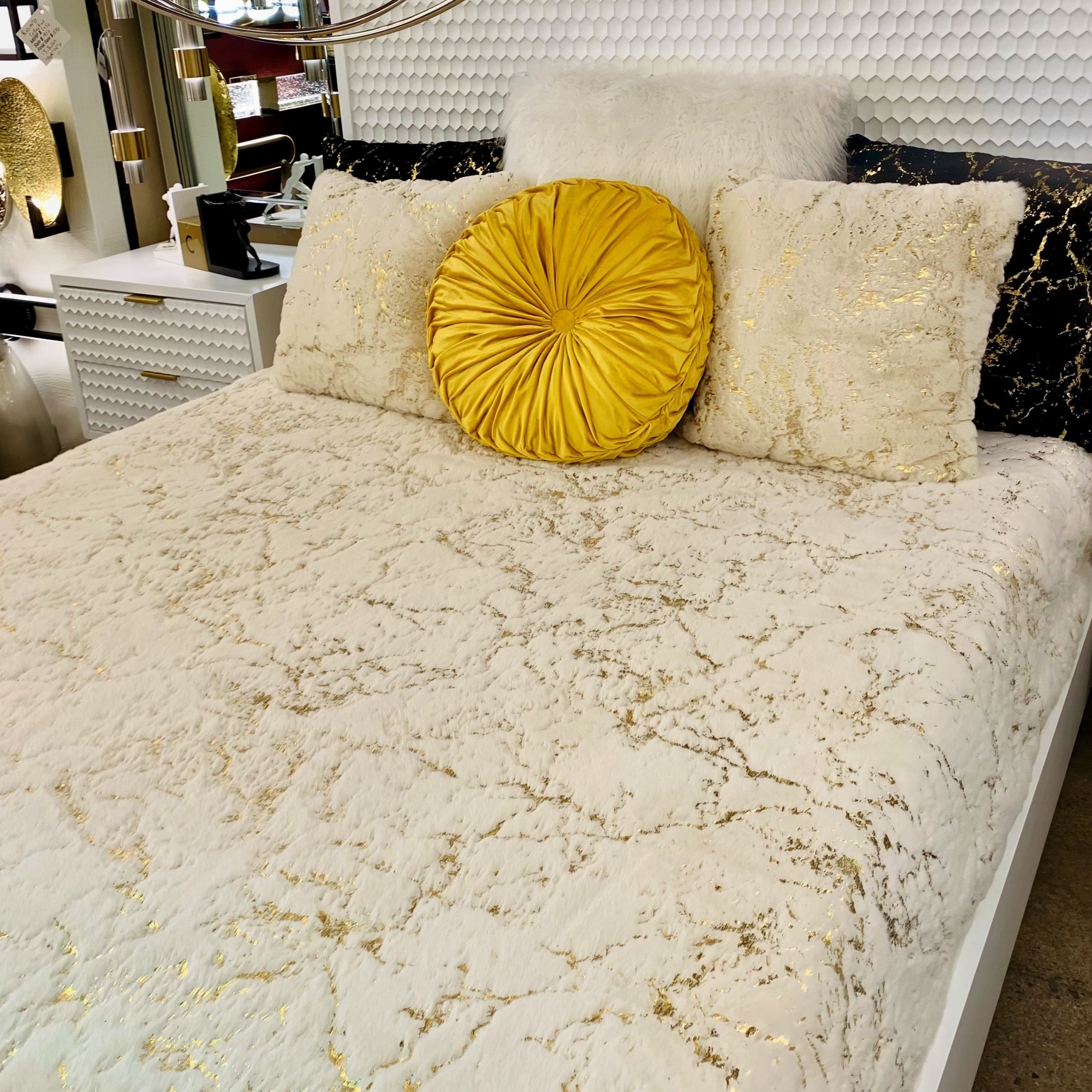 Golden/Silver Metallic Faux Fur  Soft / Coverlet/Quilt Cal King/Eastern King