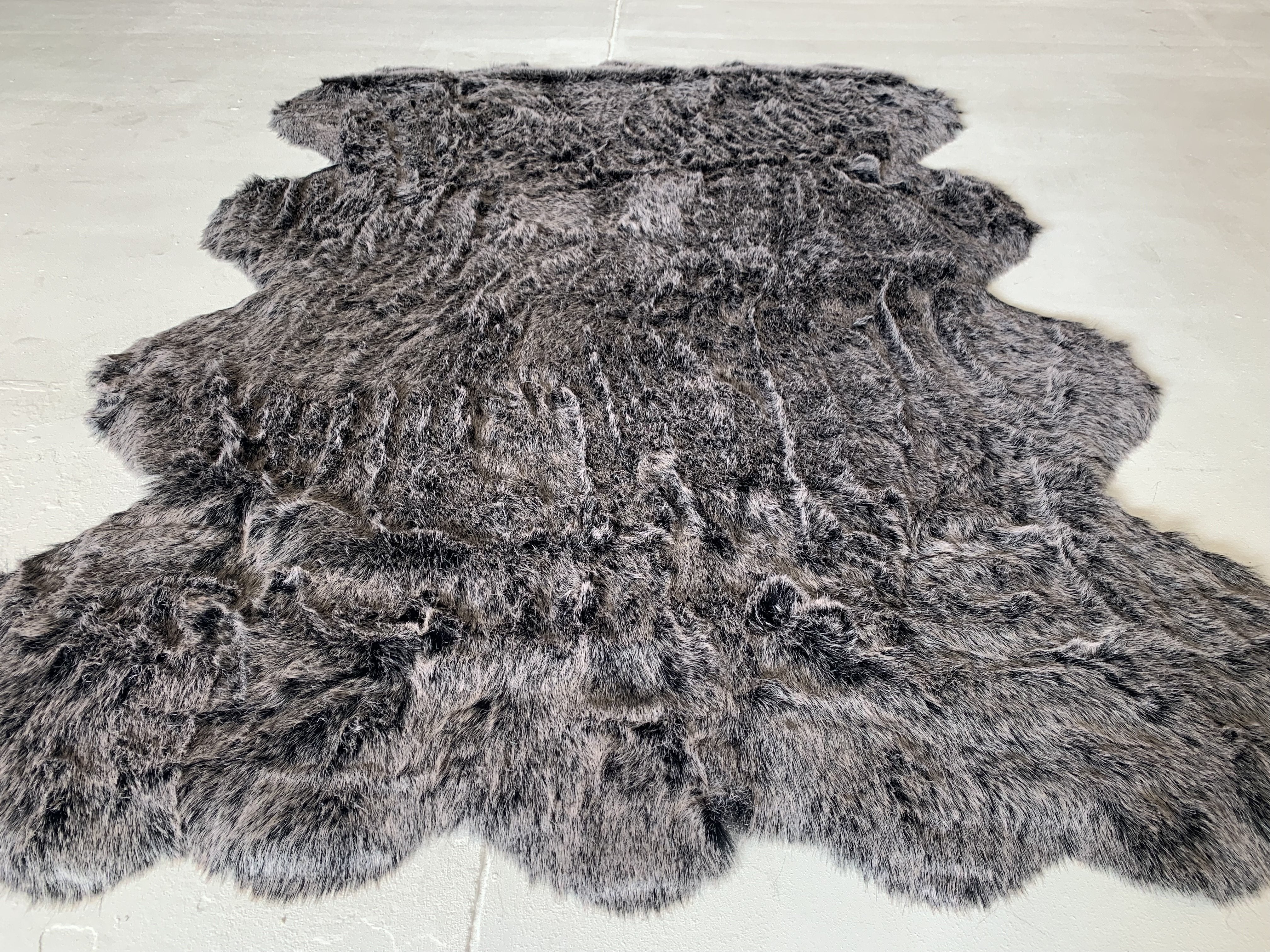 Renne Area Rug/Bed Cover Collection