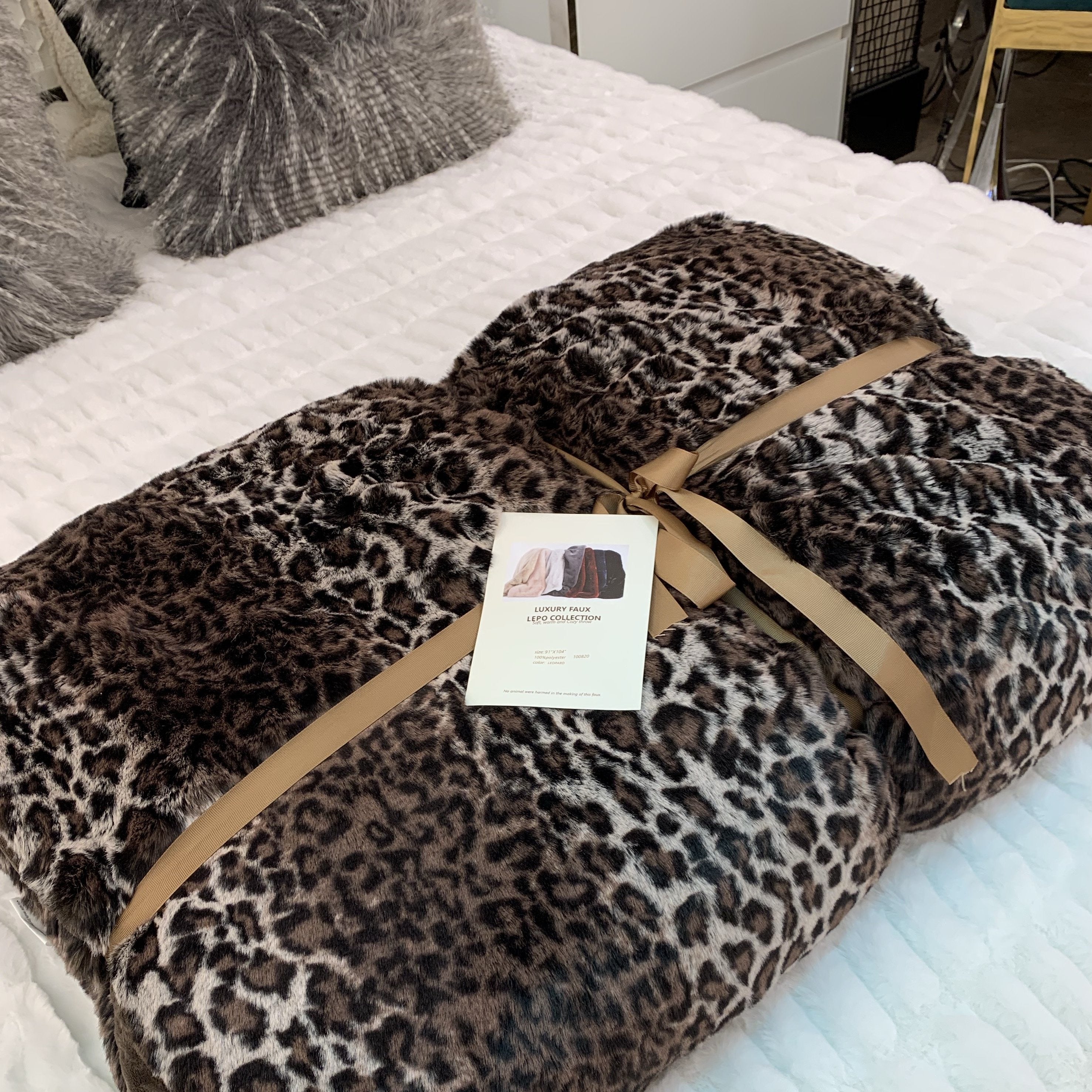 Leopard Cheetah Jaguar Animal Print Cozy Fuzzy Faux Fur Cal King Size Blanket/ Coverlet/ Bedspread/ Coverlet