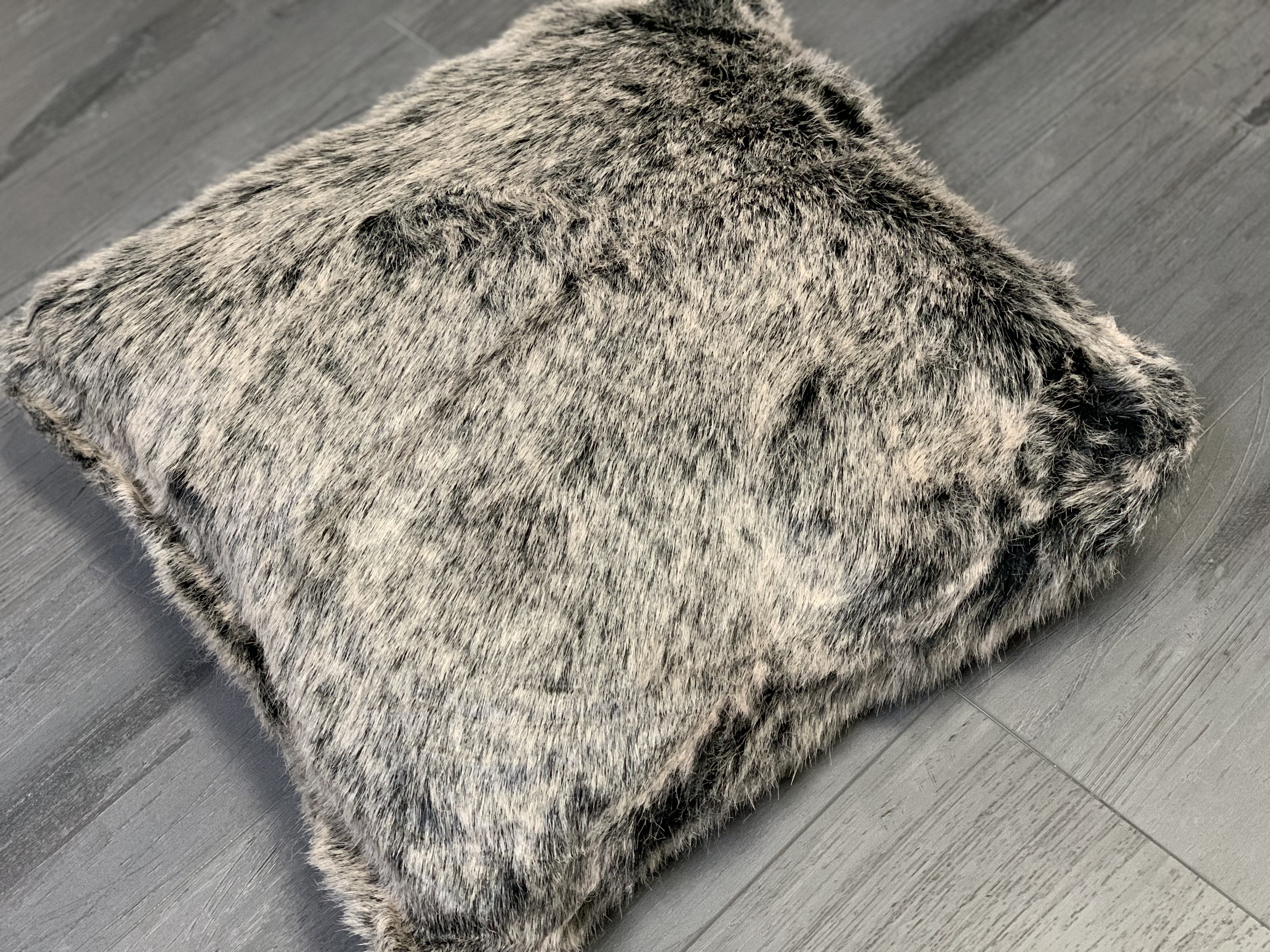 Renne Pillow Collection